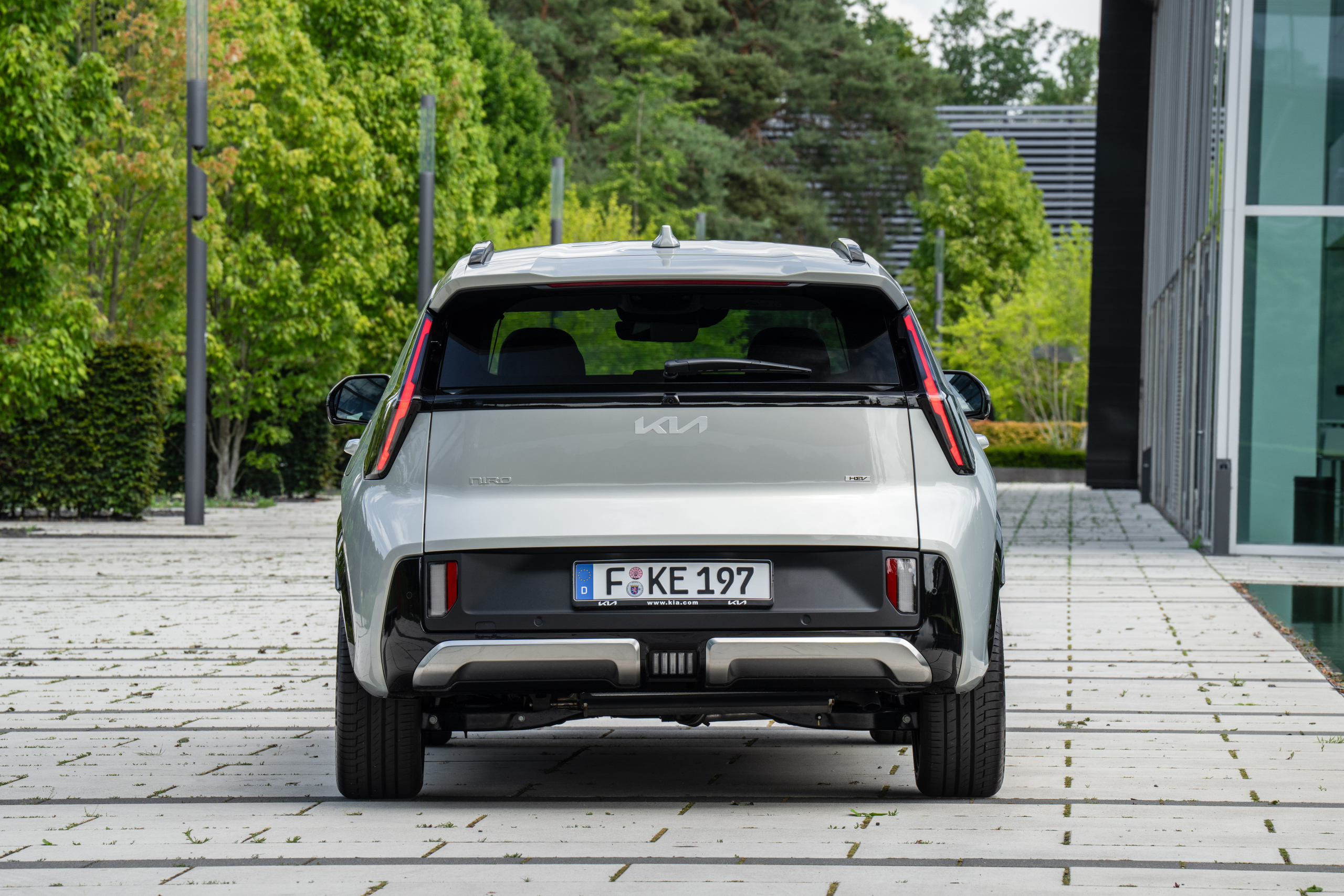 TEST: alle prijzen stijgen, maar niet de instapprijs van de Kia Niro