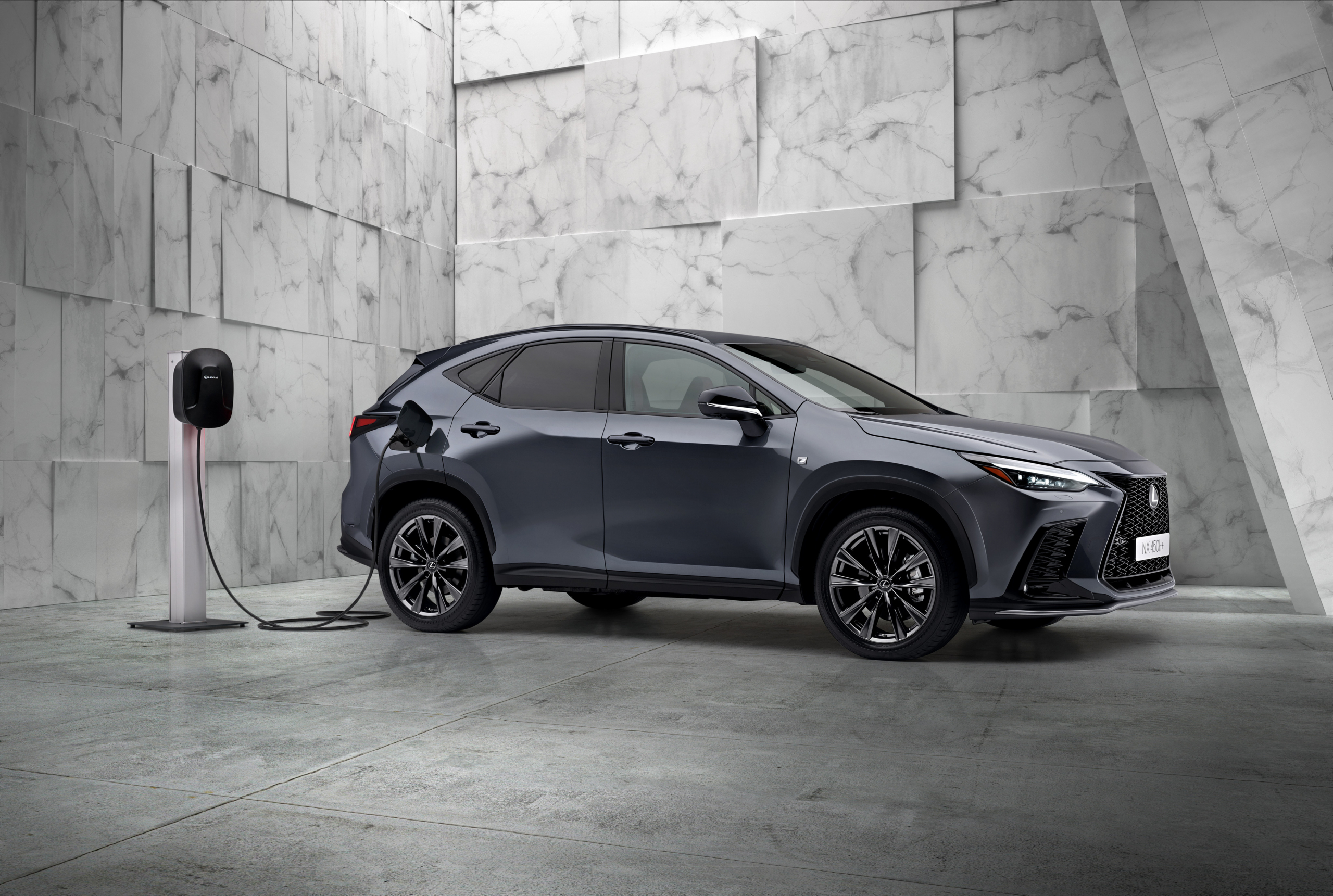 Nieuwe Lexus NX plug-in hybrid: Lexus gelooft tóch in stekkers