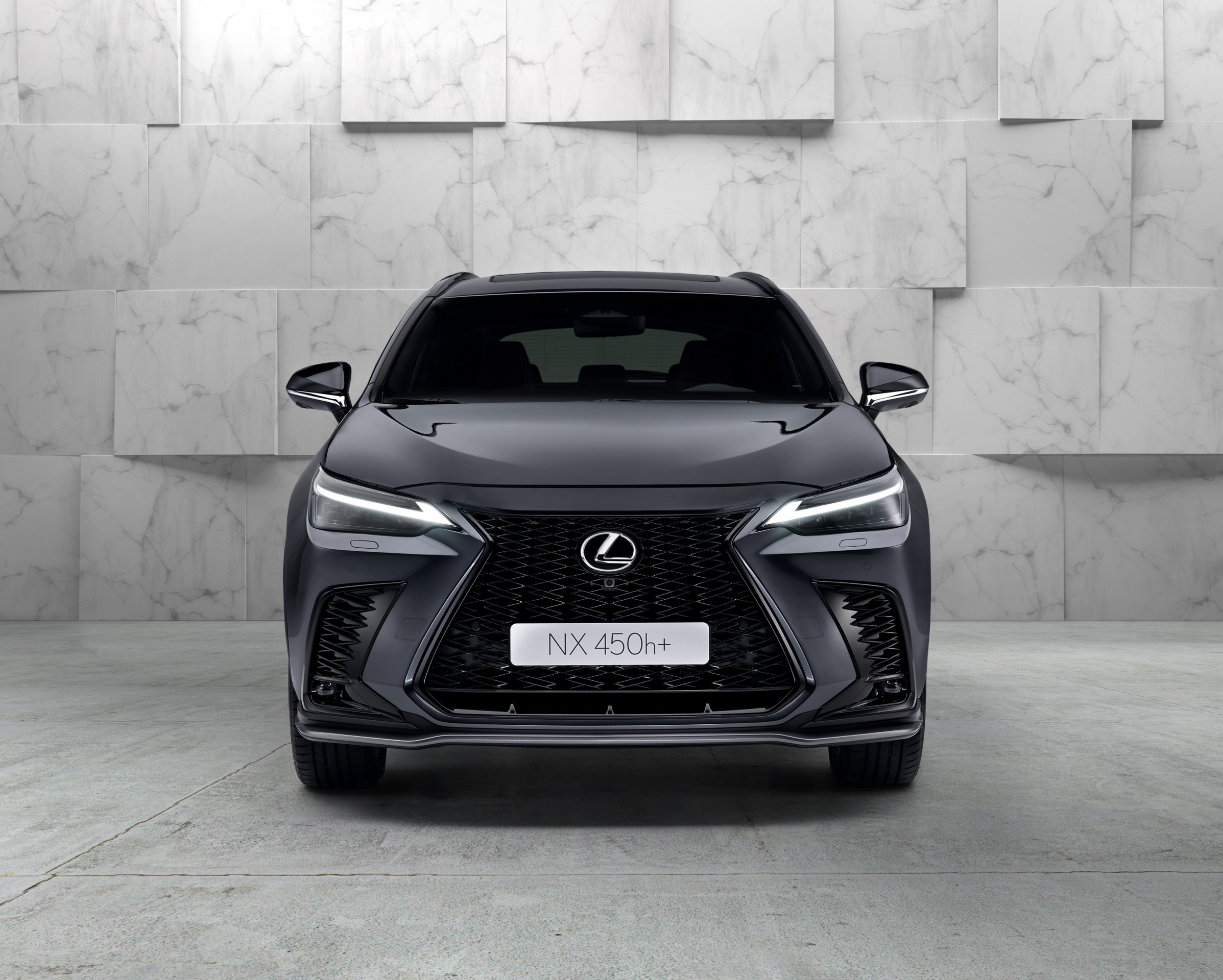 Lexus geeft toe: 'klanten vinden onze enorme 'spindle grille' niet om aan te gluren'