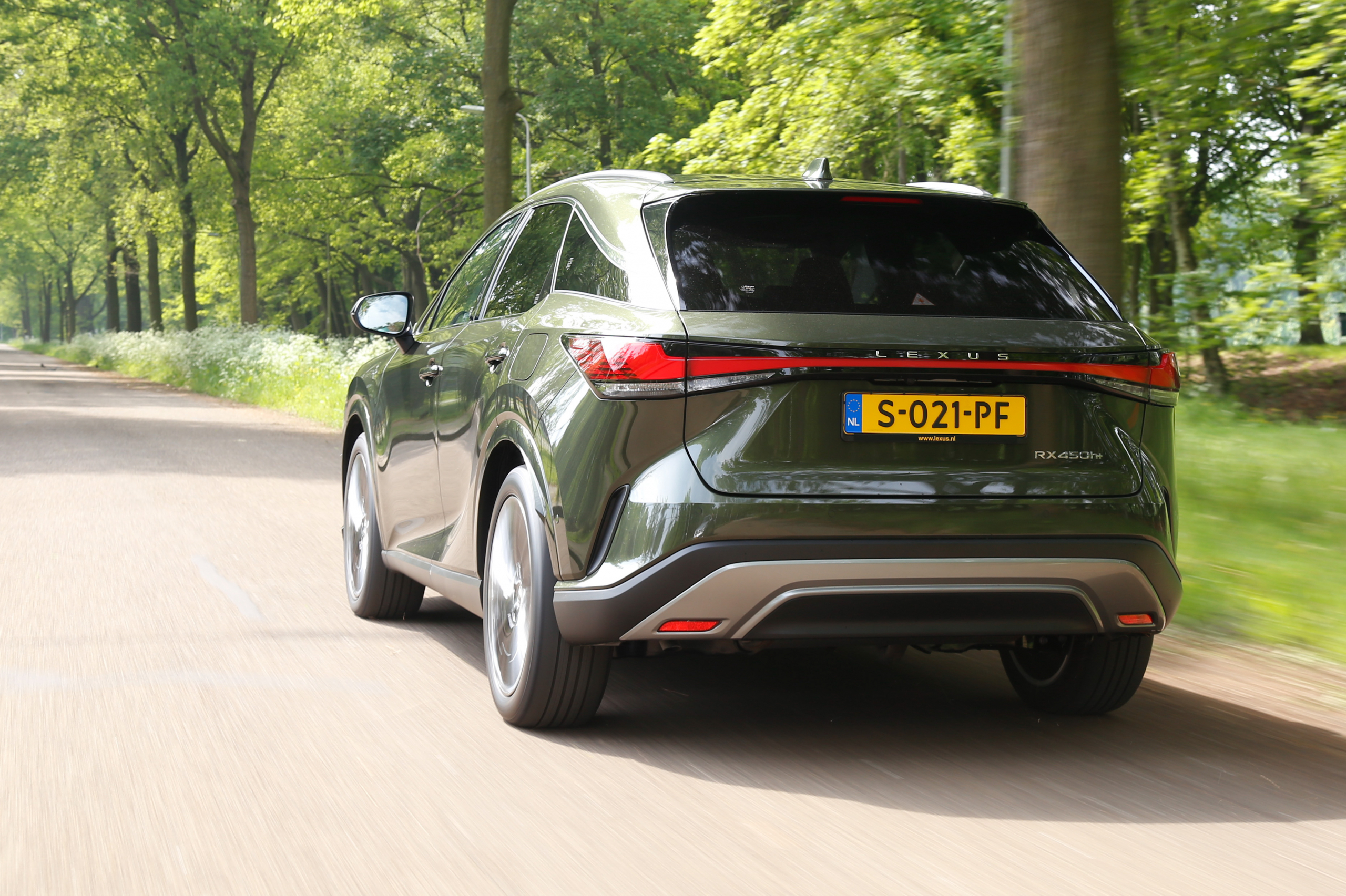 Lexus RX 450h+ (2023) review: waarom elke Lexus een stekker moet hebben