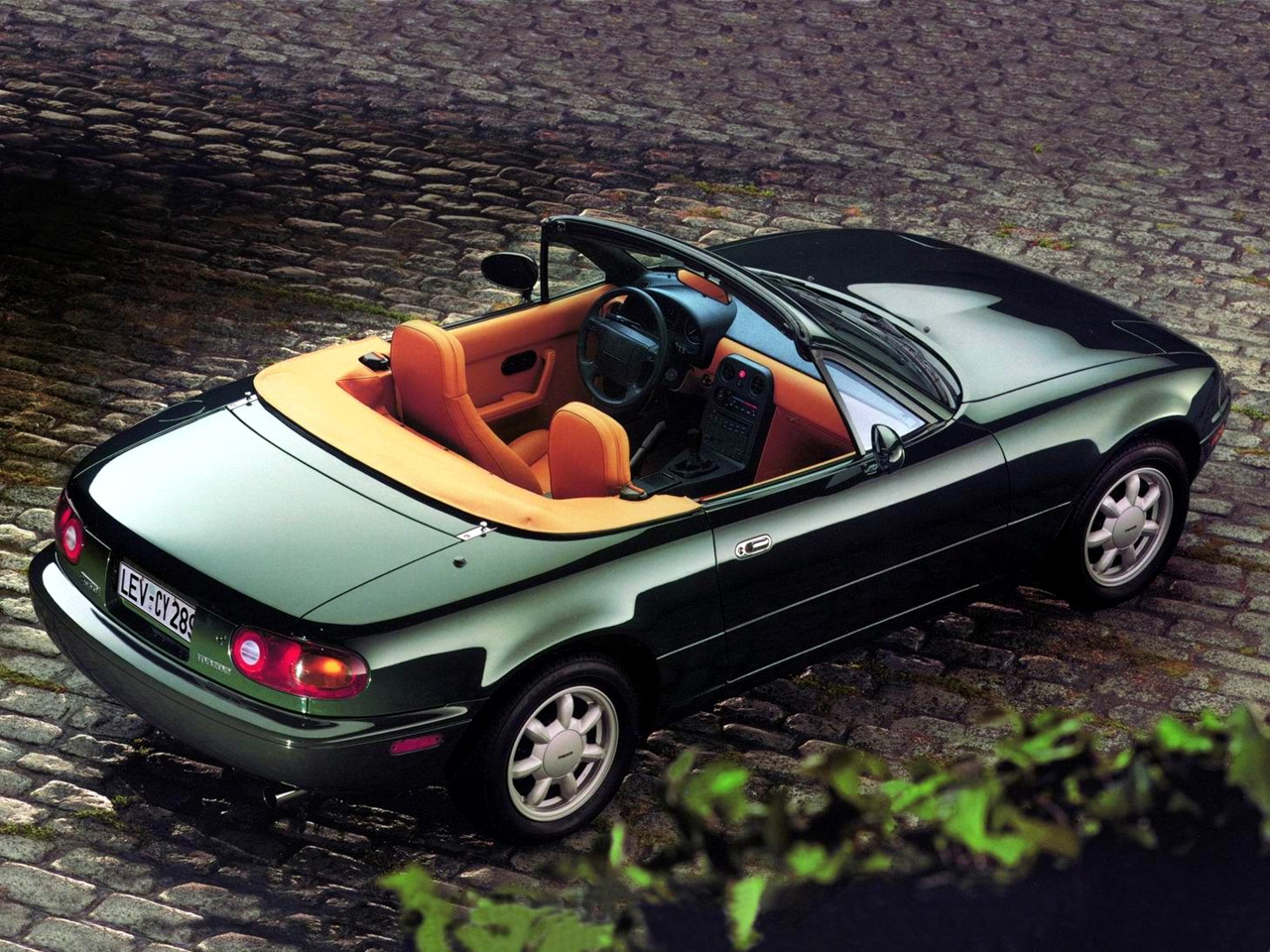 Mazda levert weer onderdelen voor eerste Mazda MX-5