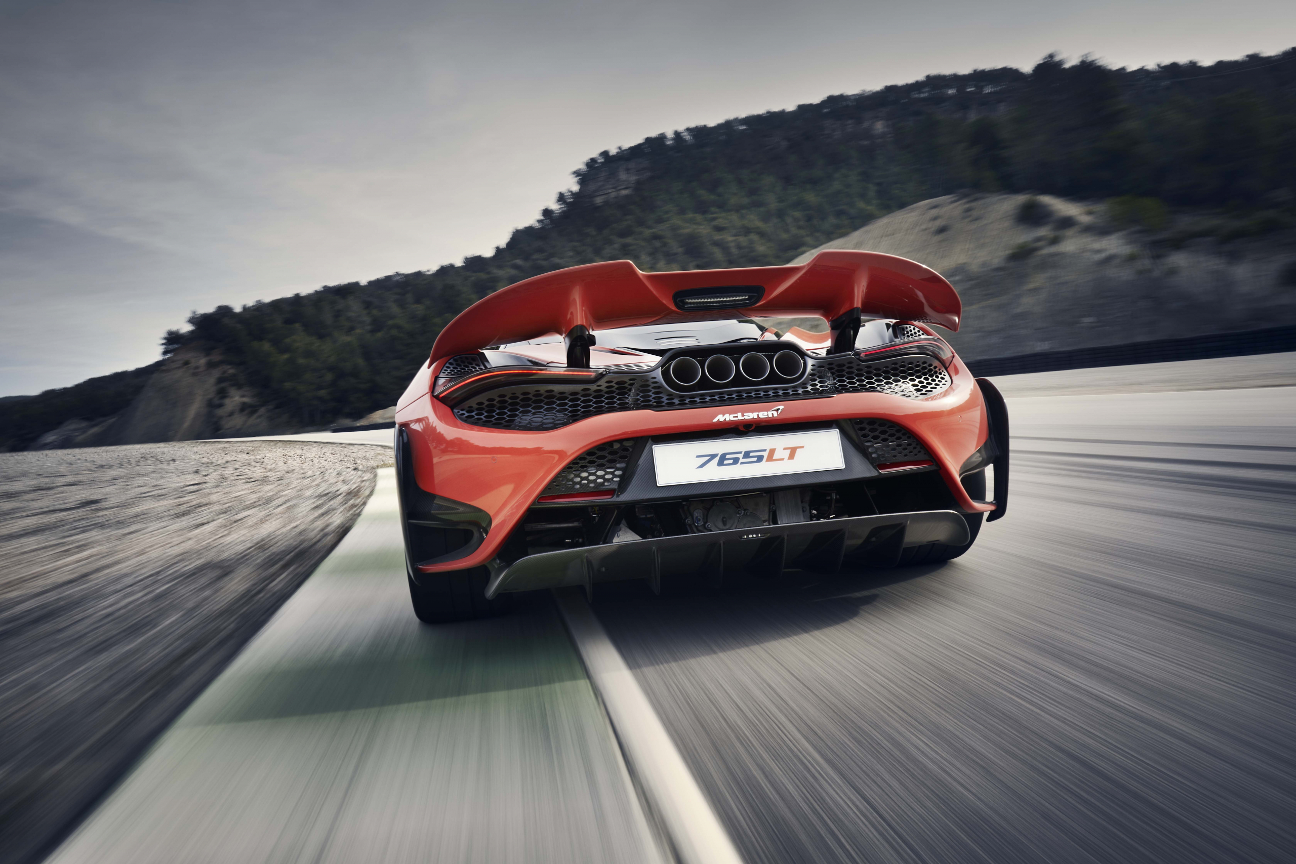 McLaren 765LT heeft 765 pk in z'n lange achterwerk liggen