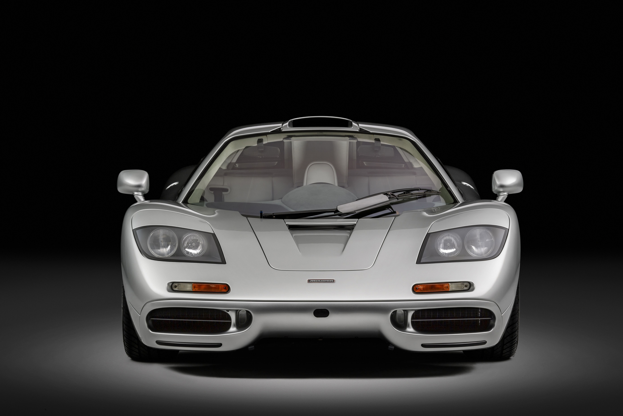 Hoe een piepjonge Elon Musk in 1999 de duurste auto ter wereld kocht