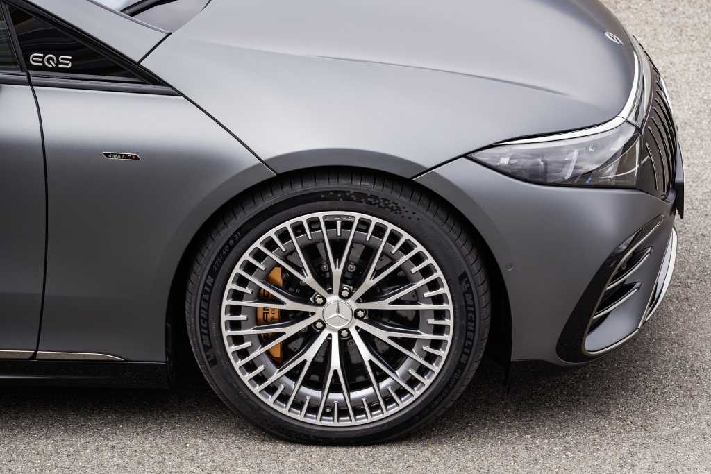 Mercedes-AMG EQS 53 is een olifant. Maar wel een snelle olifant.