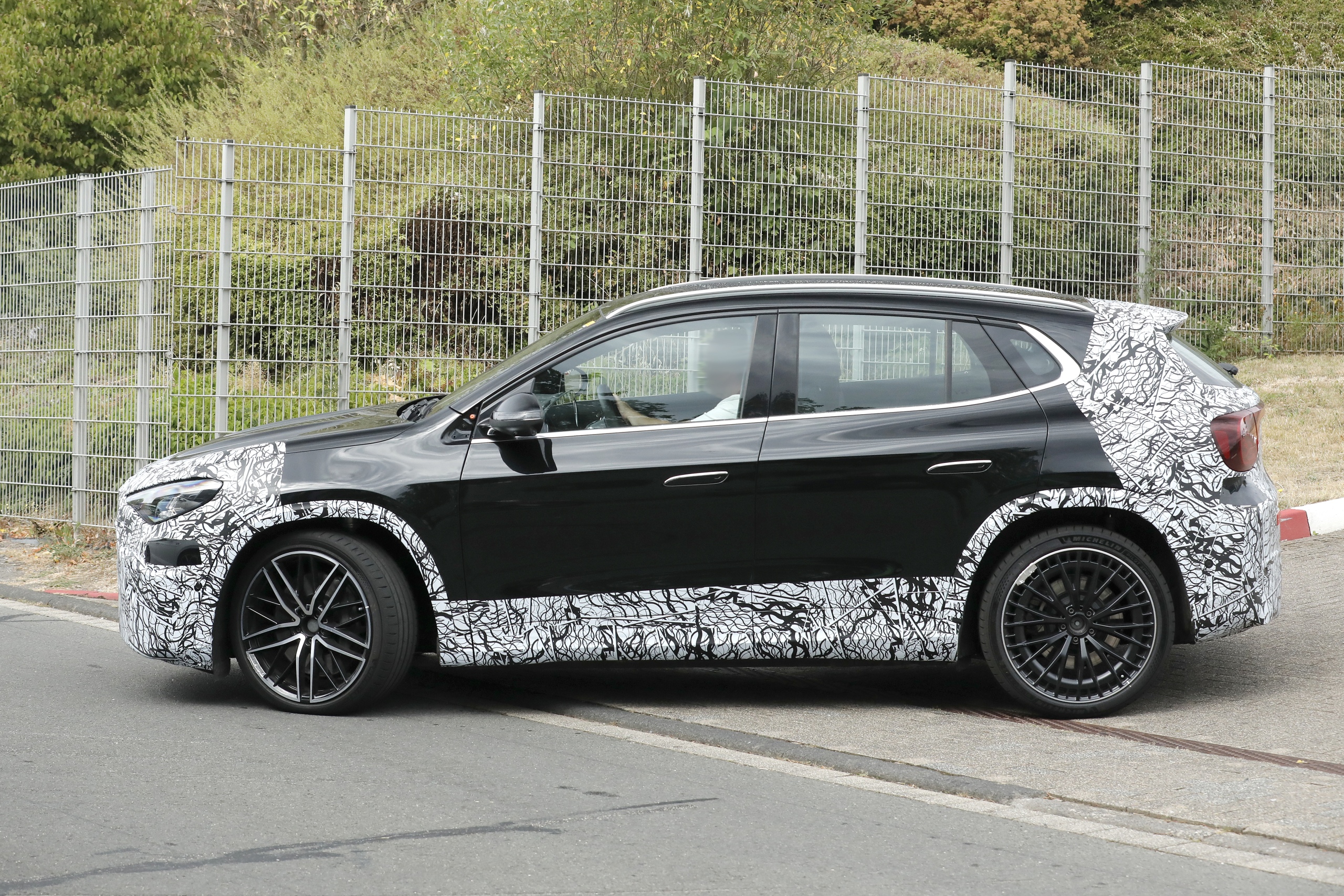 Gespot: AMG maakt ook van de goedkoopste Mercedes een knotsgek performance-model