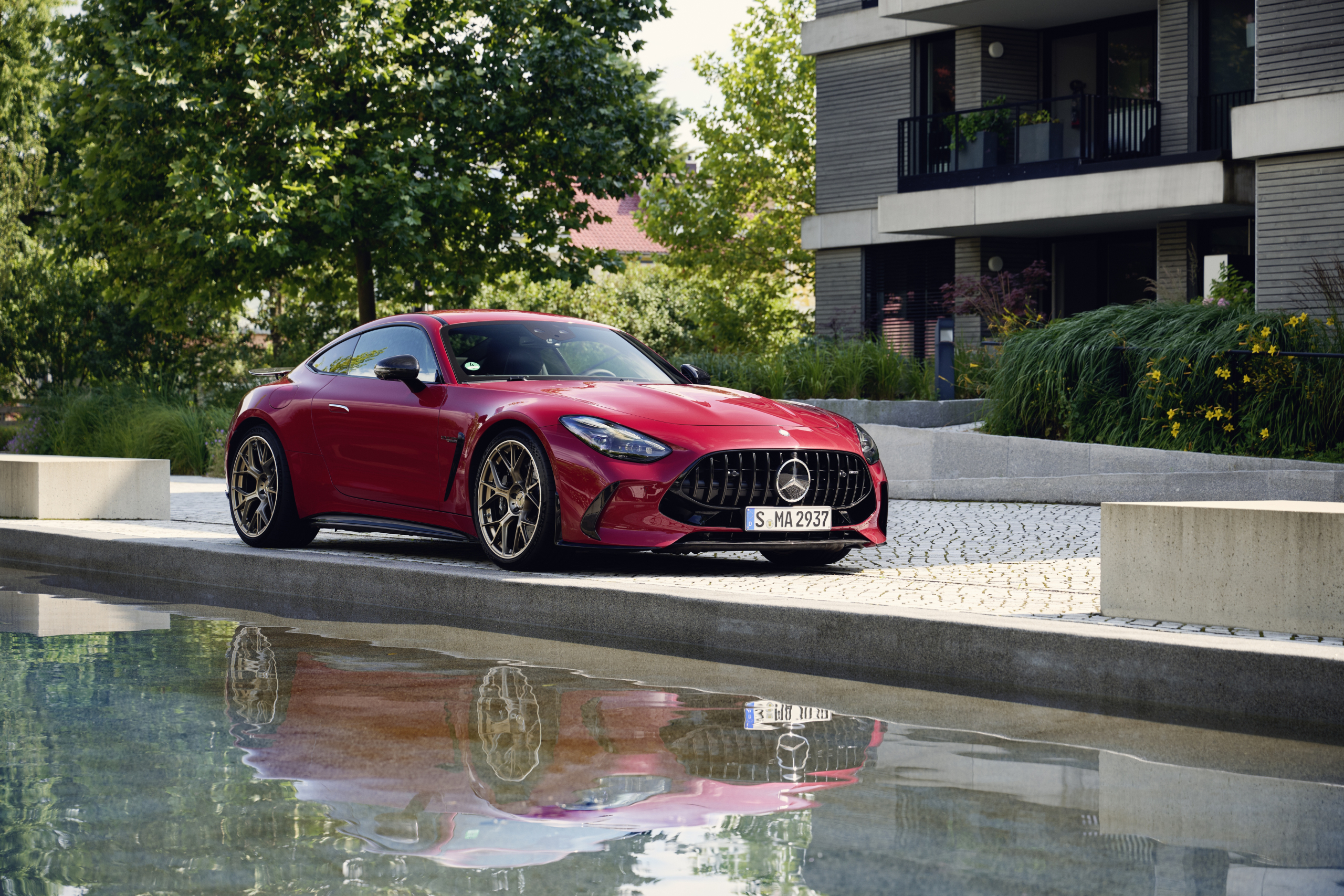 TEST Mercedes AMG GT 63 S E: stekker voor het milieu? Ja, daag!