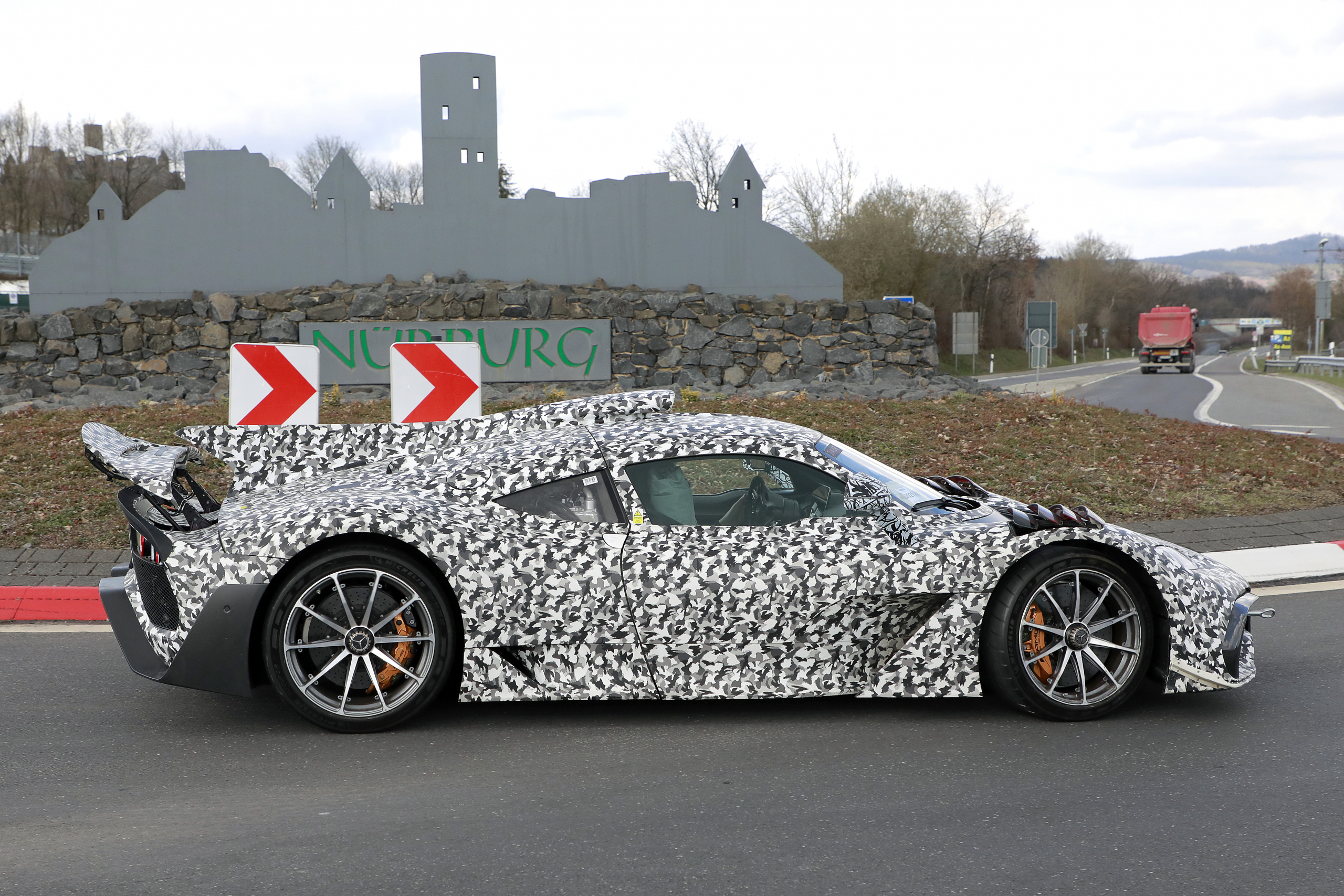 Mercedes-AMG One met Formule 1-techniek is een gebed zonder end