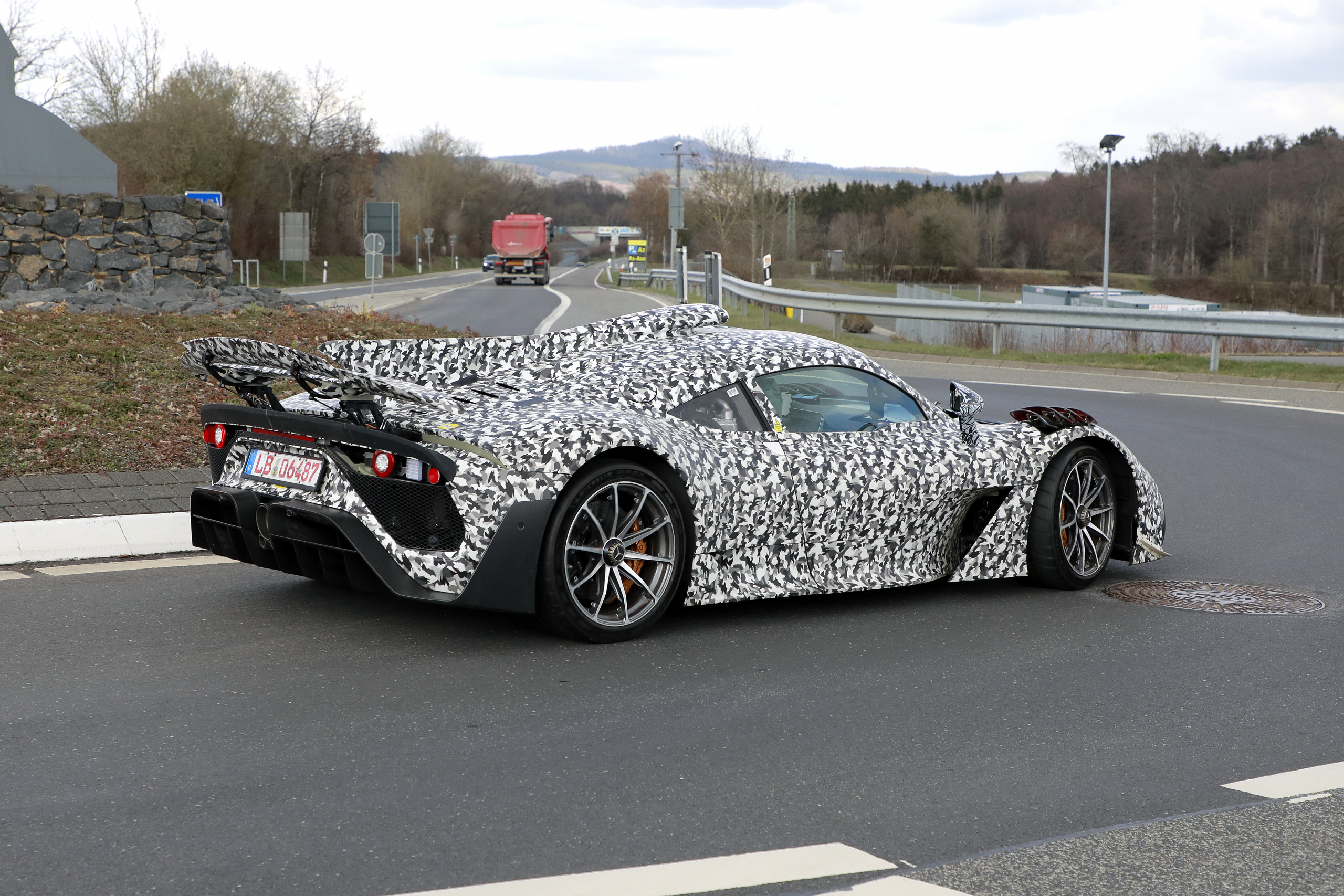 Mercedes-AMG One met Formule 1-techniek is een gebed zonder end