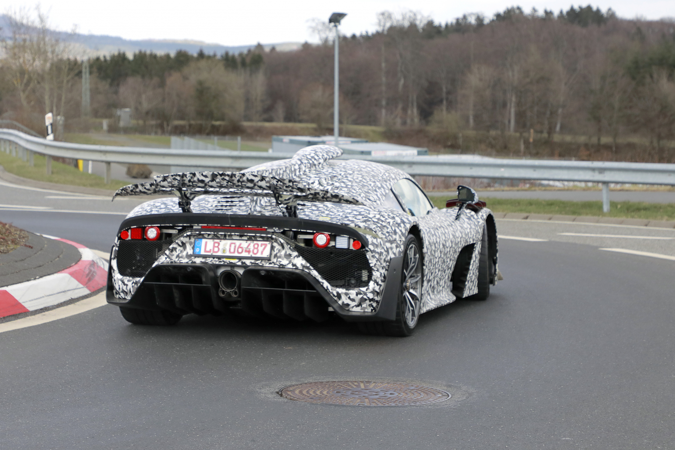 Mercedes-AMG One met Formule 1-techniek is een gebed zonder end