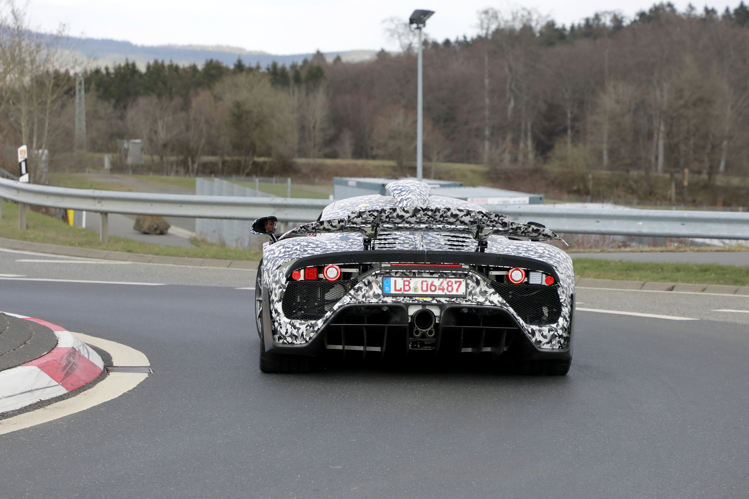 Mercedes-AMG One met Formule 1-techniek is een gebed zonder end