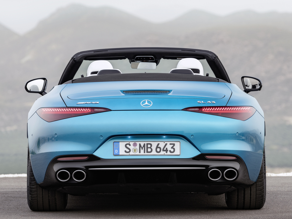 Schep je graag op over het aantal cilinders van jouw auto? Dan stelt de Mercedes-AMG SL 43 teleur