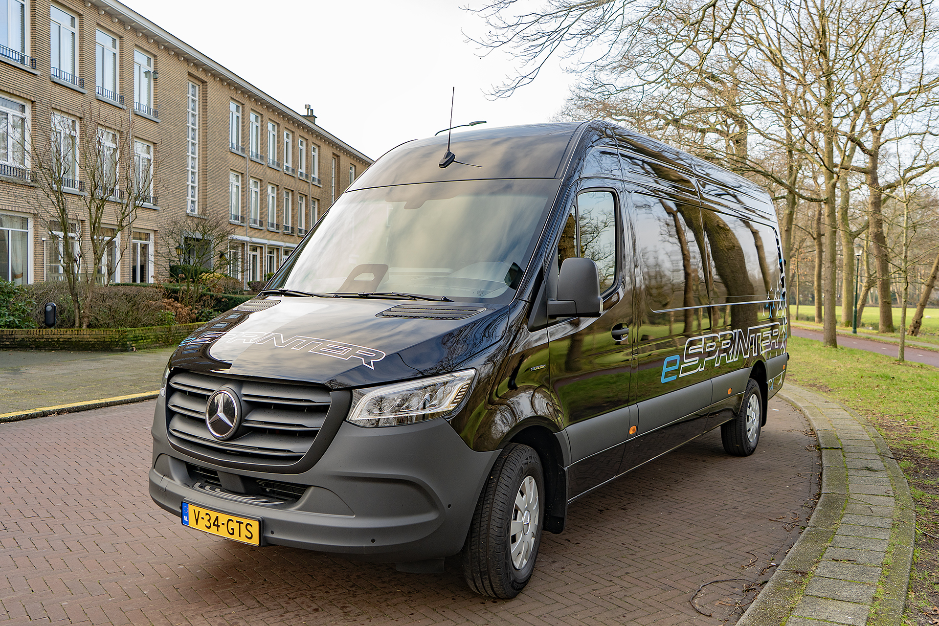 Test Mercedes-Benz eSprinter (2025): solide, ruim, comfortabel, maar sprintje trekken is niet zijn ding