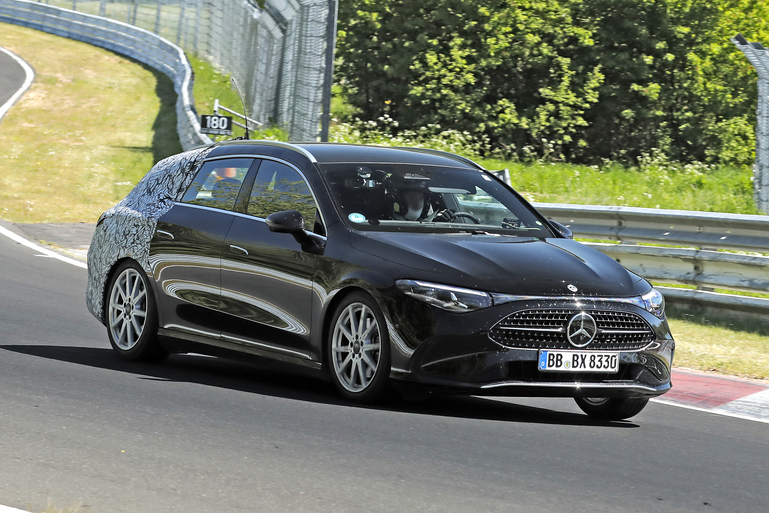 Mercedes stationwagon is niet dood, hij leeft!
