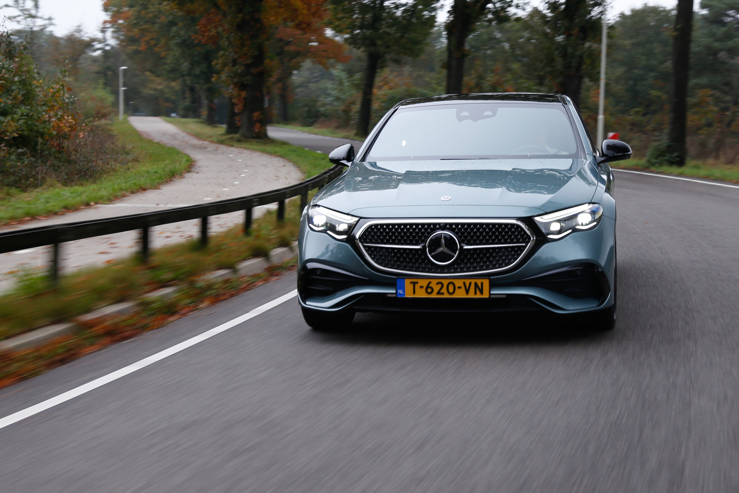 Zo zuinig is de nieuwe Mercedes E-klasse PHEV met een lege batterij