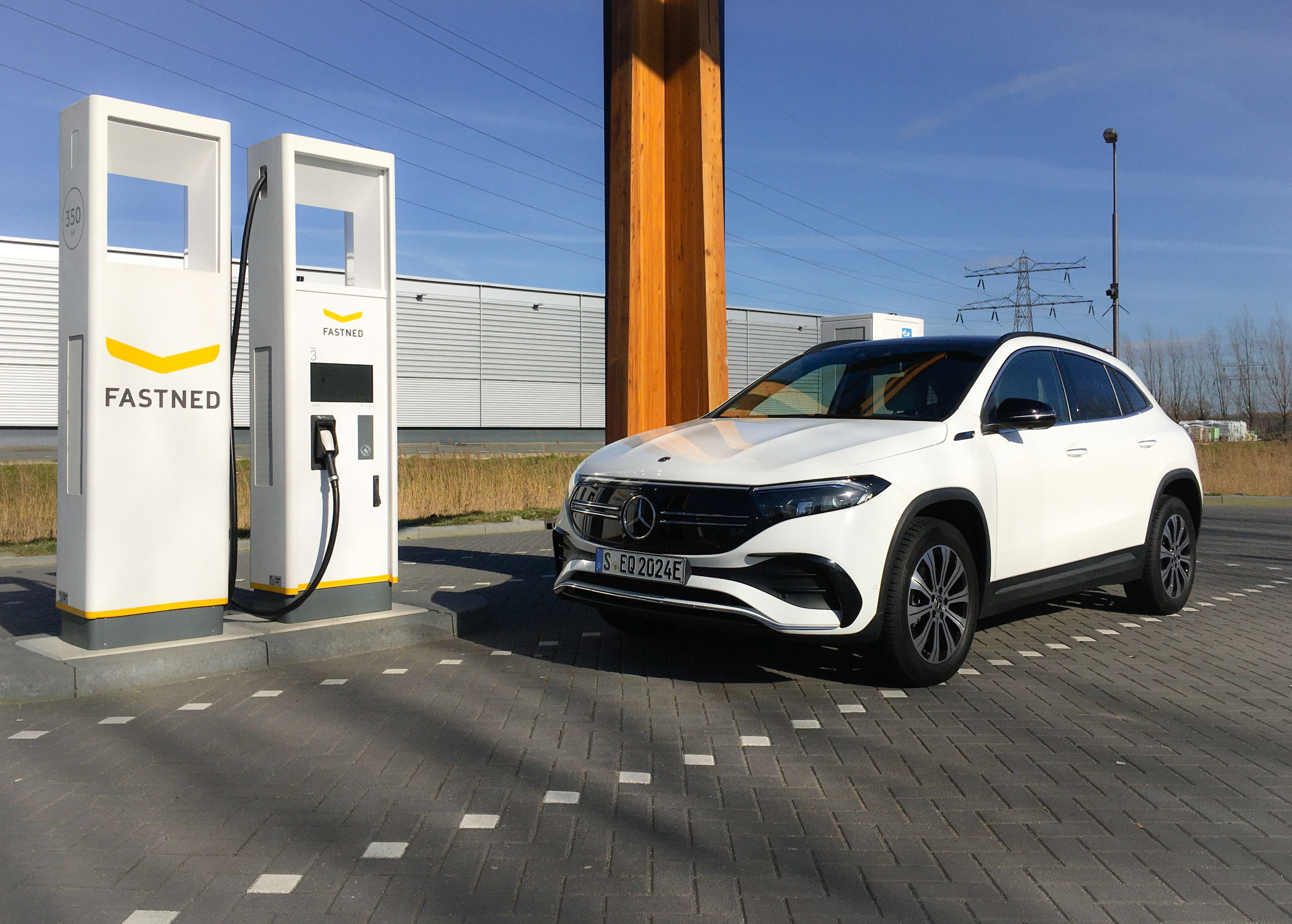 Zoveel laadpunten voor elektrische auto's wil het Europees Parlement op termijn