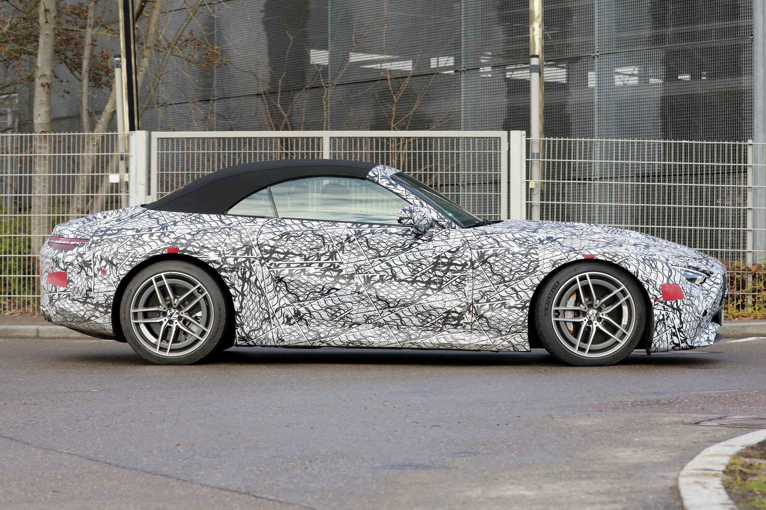 Nieuwe Mercedes SL heeft wel héél duidelijk AMG GT-trekjes