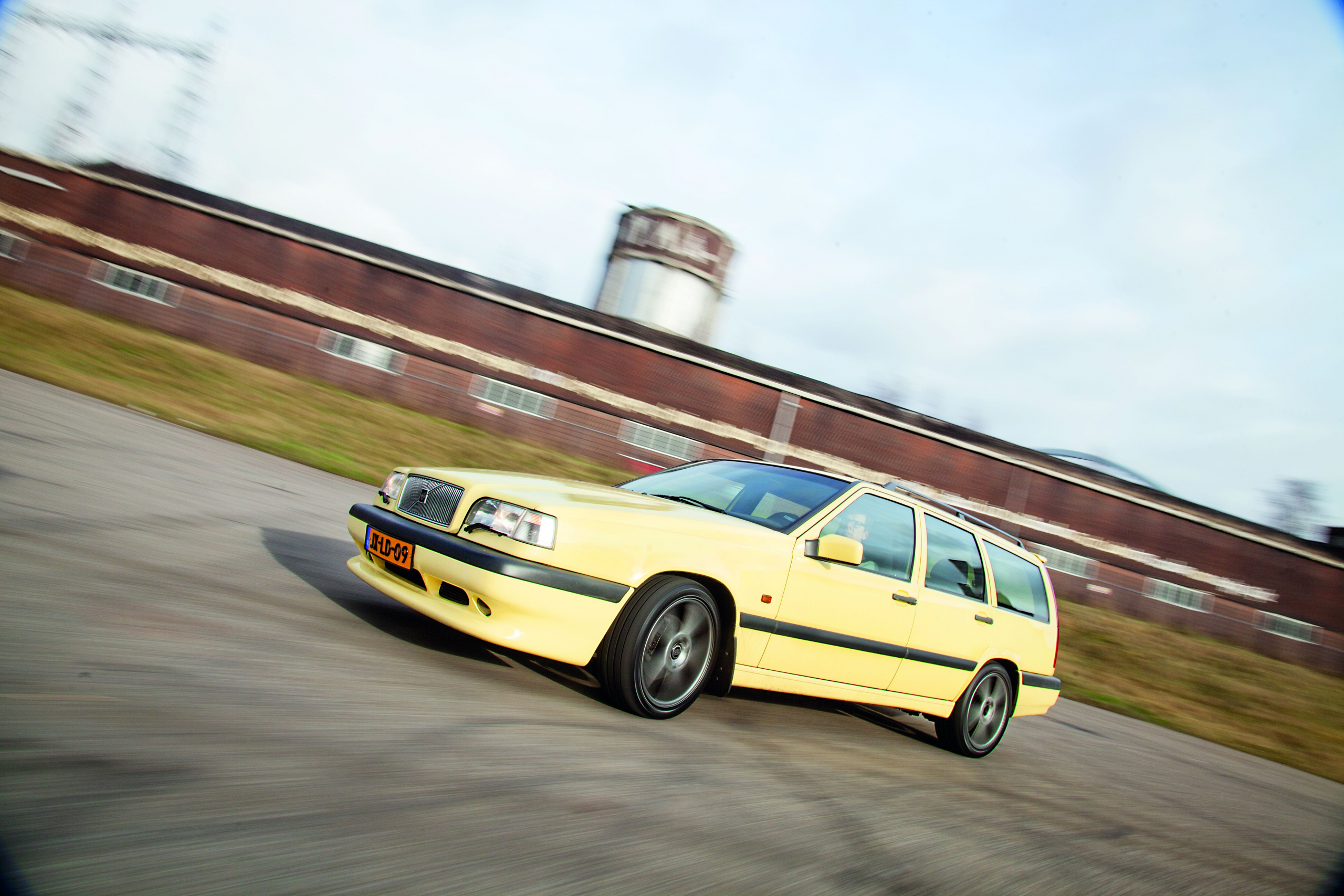 Door de bril van Bril - Op pad met de Volvo 850 T-5R Estate