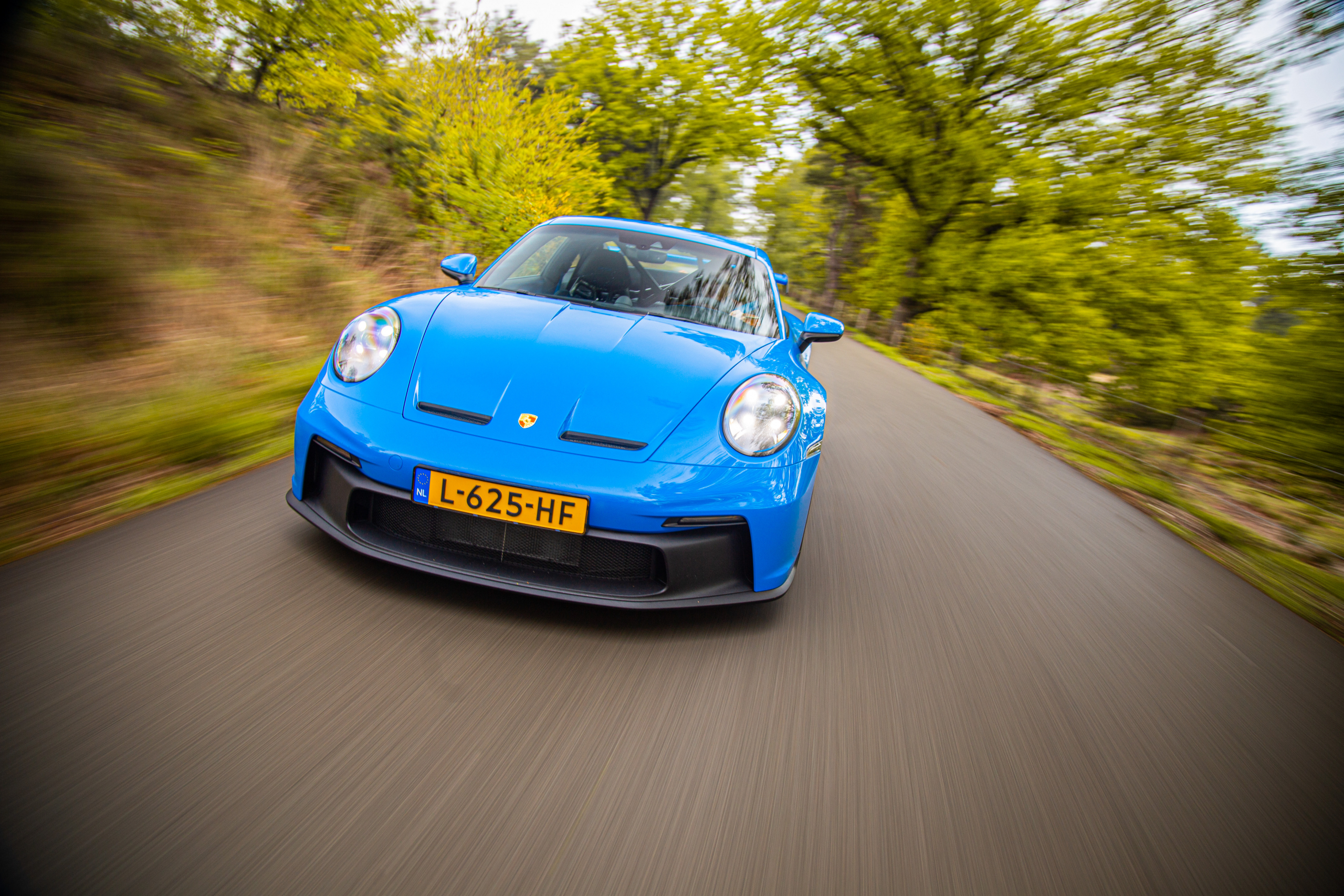 Eerste review - In de Porsche 911 GT3 schreeuwt niet alleen de motor van genot. Ook jij ...