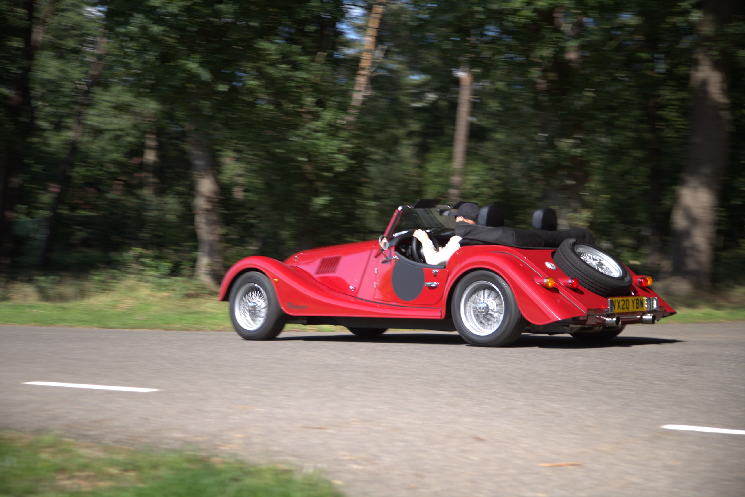 Wie van bochten en Britten houdt, móét met deze auto op vakantie naar Schotland