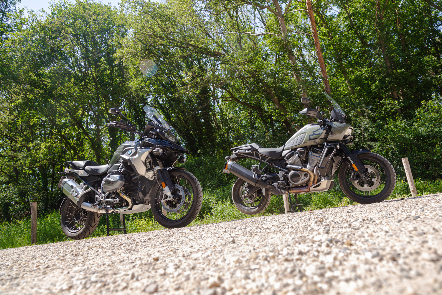 Motortest - BMW R 1250 GS vs. Harley Davidson Pan America: is de bestverkochte adventure-motorfiets nog steeds de beste?