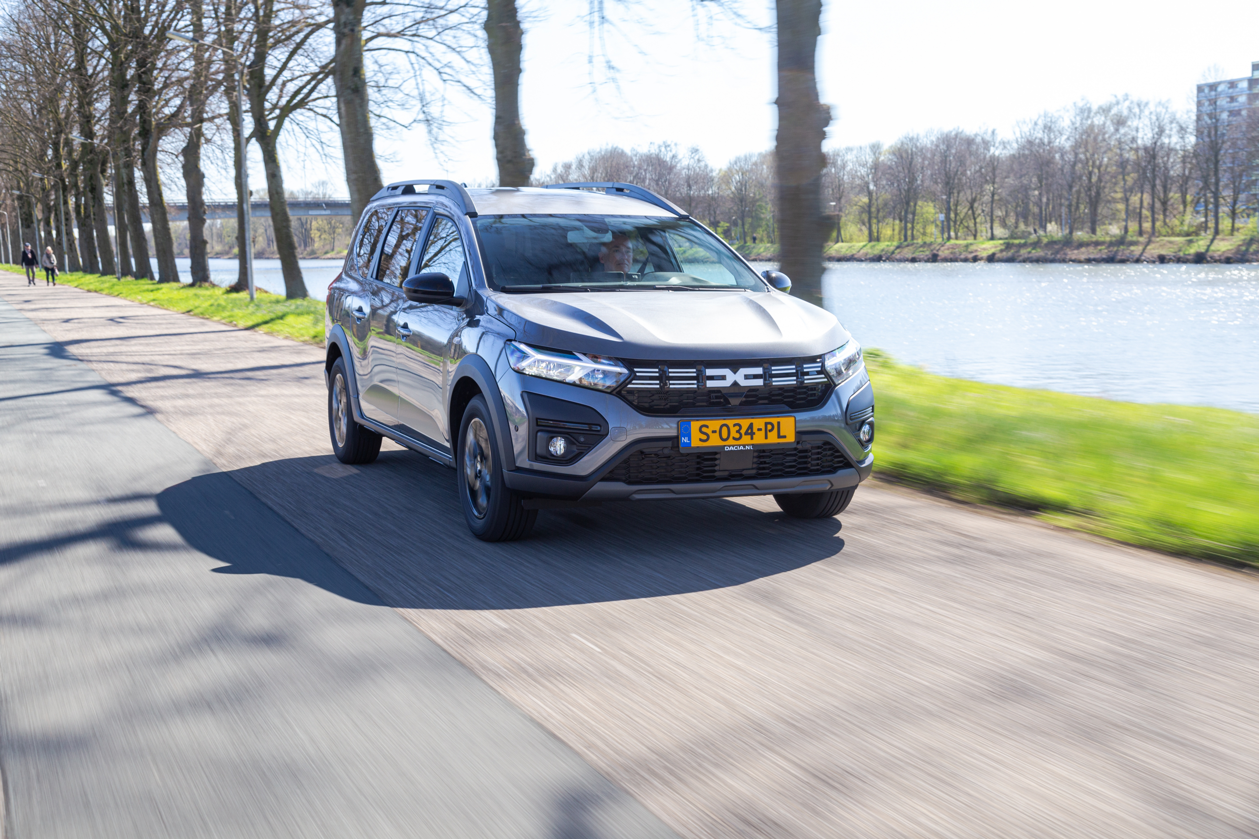 Met deze zevenzitter wil Dacia de Skoda Peaq en Peugeot E-5008 uitdagen