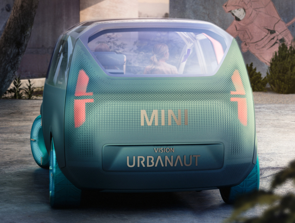 In de Mini Vision Urbanaut ga je spontaan wierook branden