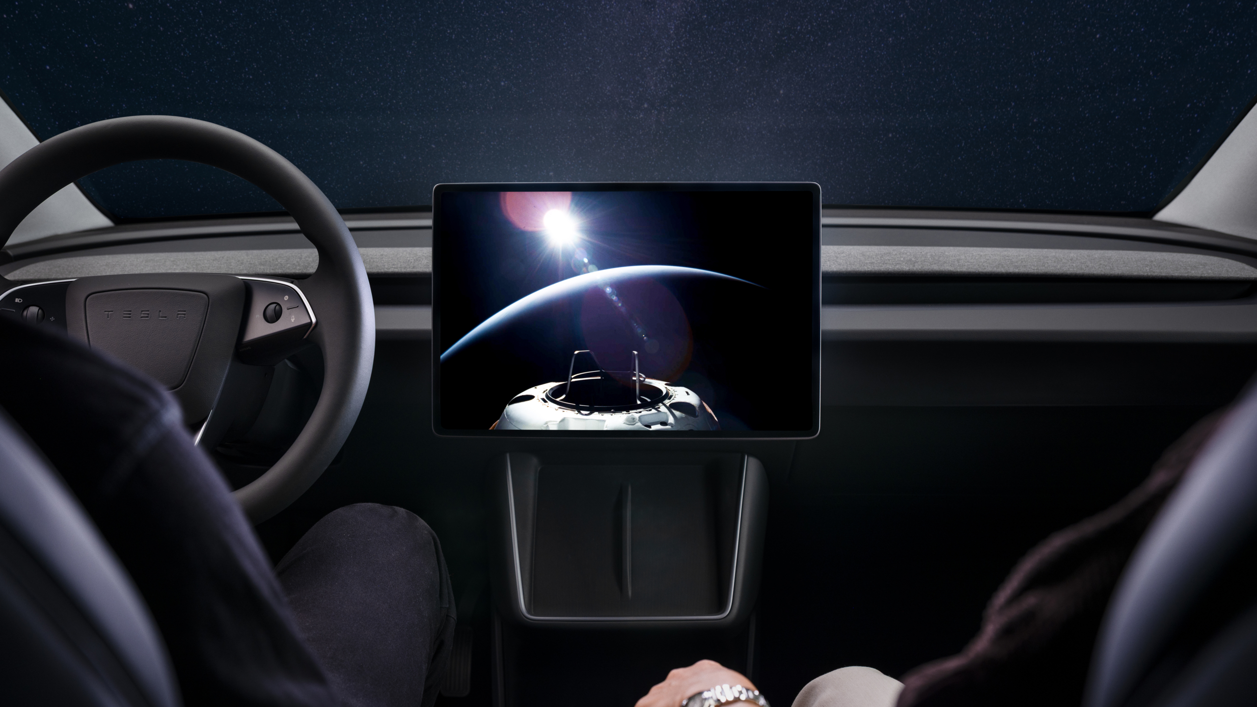 Als je crasht zit je goed achter het stuur van deze Tesla