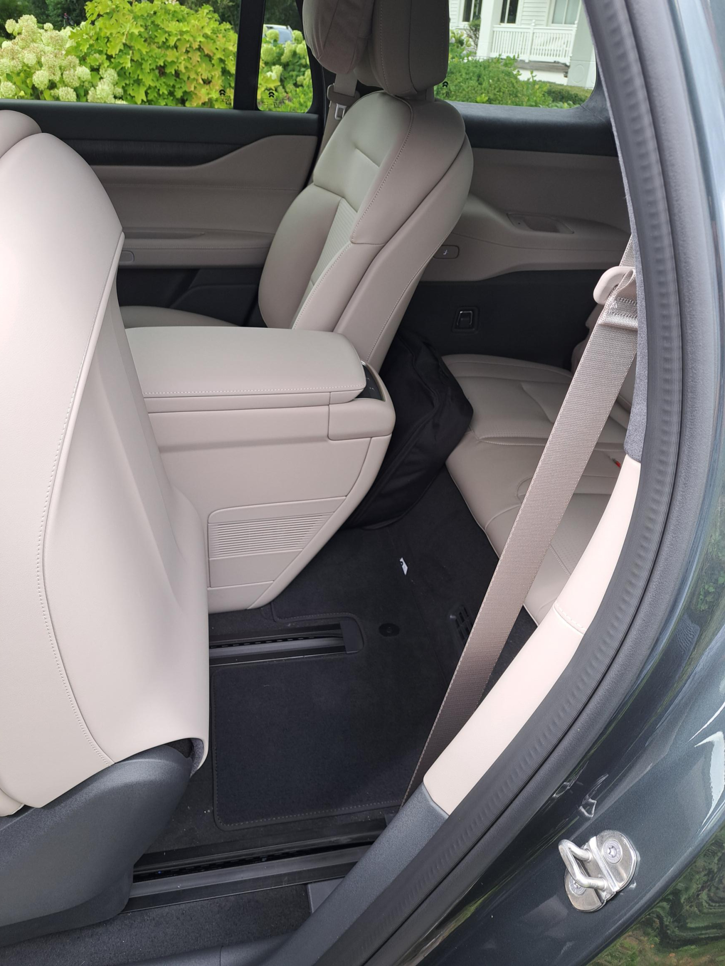 Nio EL8 review -