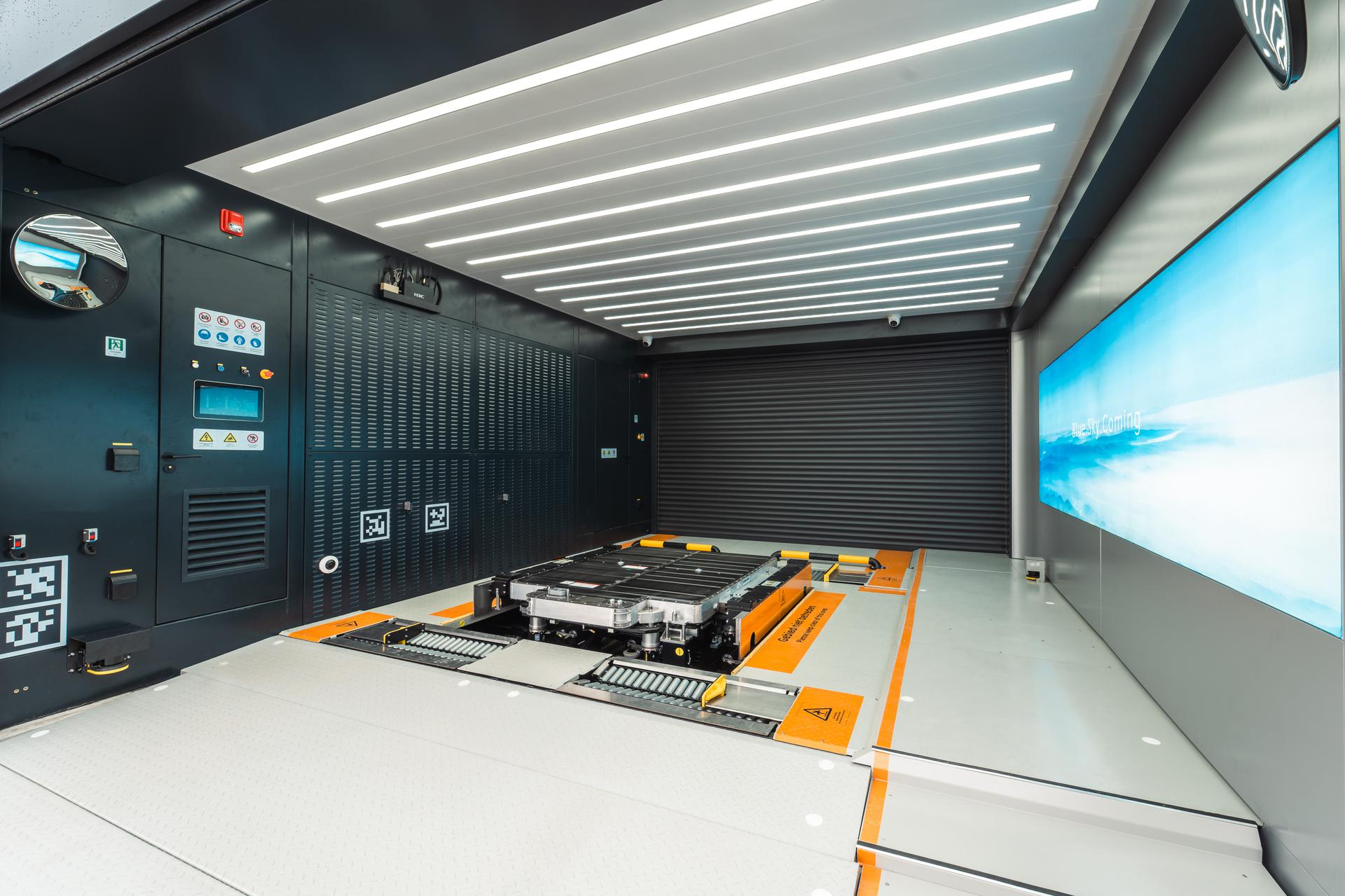 Goedkope elektrische auto van Nio: wordt het accuwisselen of toch ordinair laden?