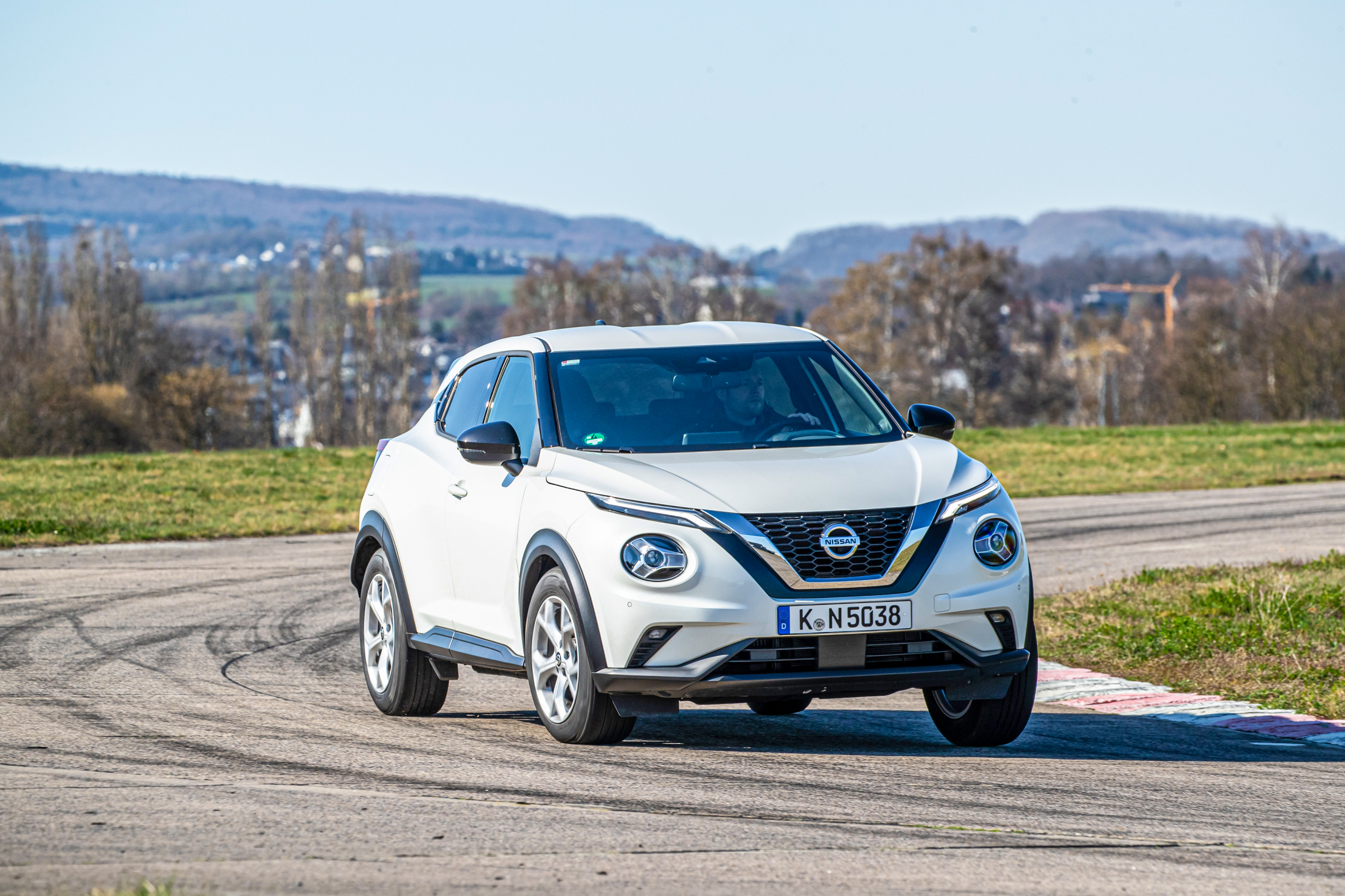 Test Renault Captur vs. Nissan Juke: welke scoort het best op ruimte en comfort?