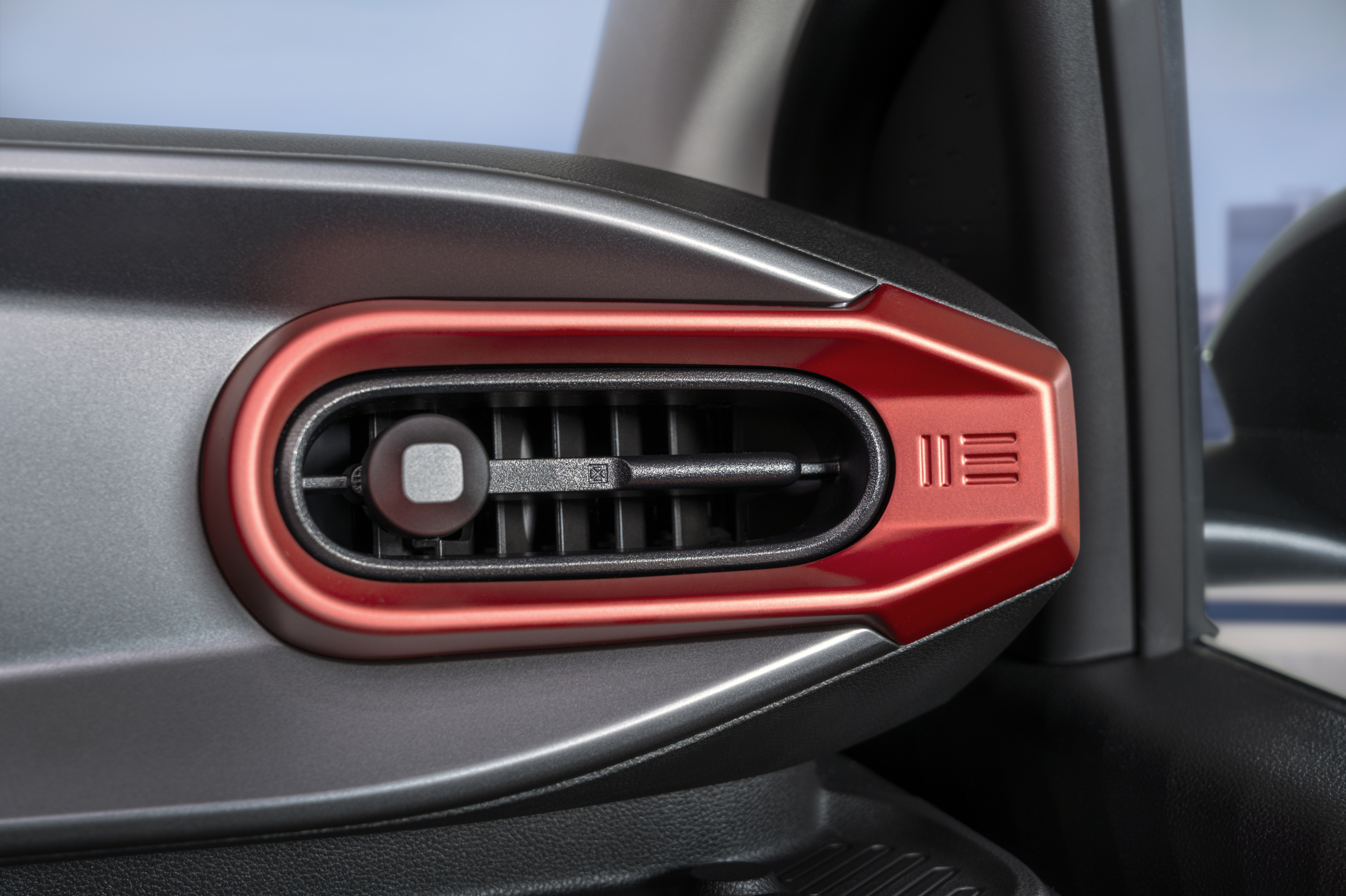 Dit doet de Nissan Pixo nét even anders dan de Renault Twingo