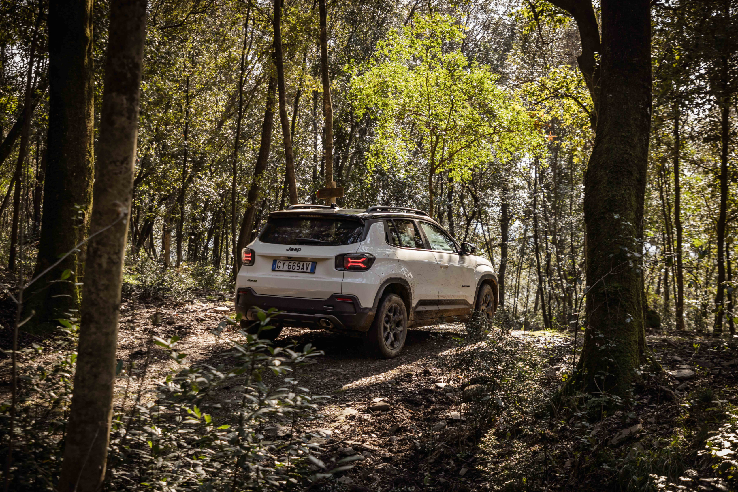 Jeep Avenger 4xe (2025) review: waarom de meest nutteloze Avenger toch de leukste is