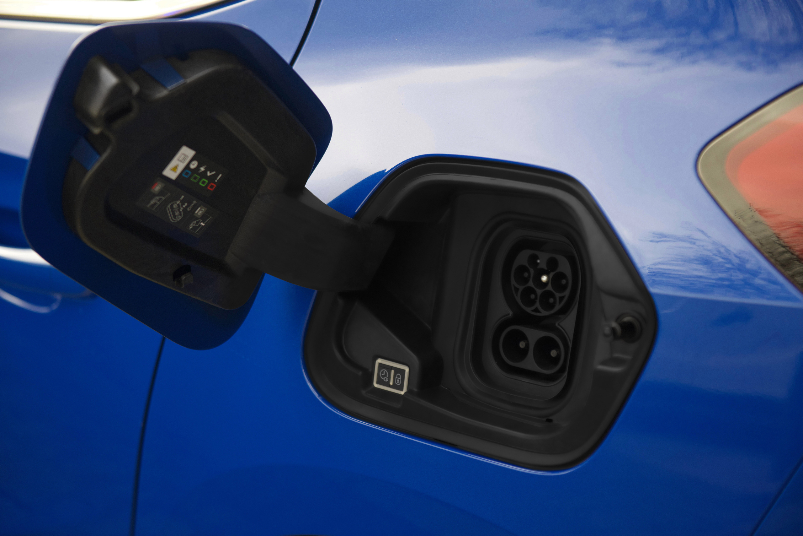 EV-rijders zijn tevredener dan ooit, maar deze eigenaren raden hun eigen merk massaal af