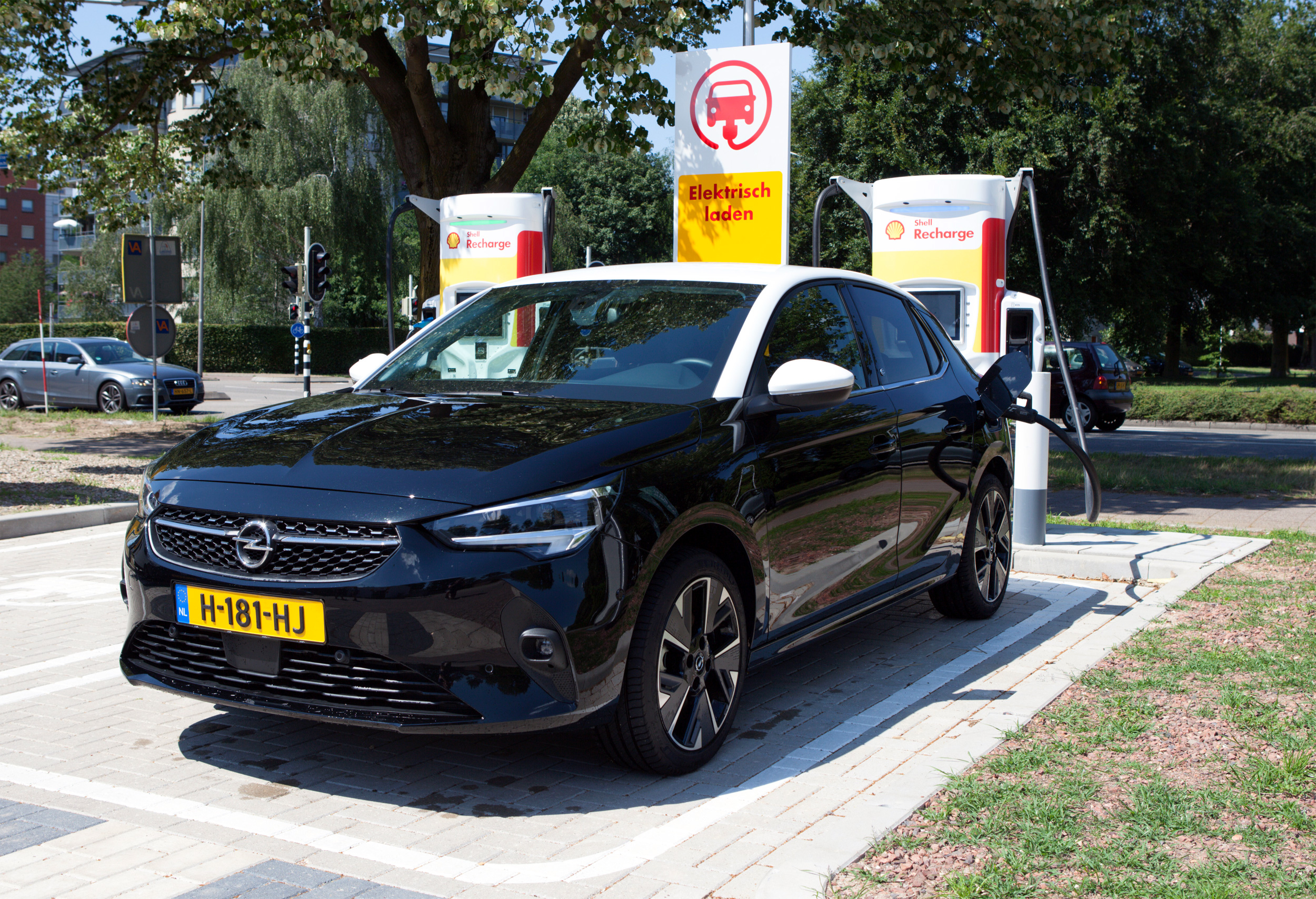 Nu aanvragen! Voor je het weet is de subsidie voor elektrische auto's weer op