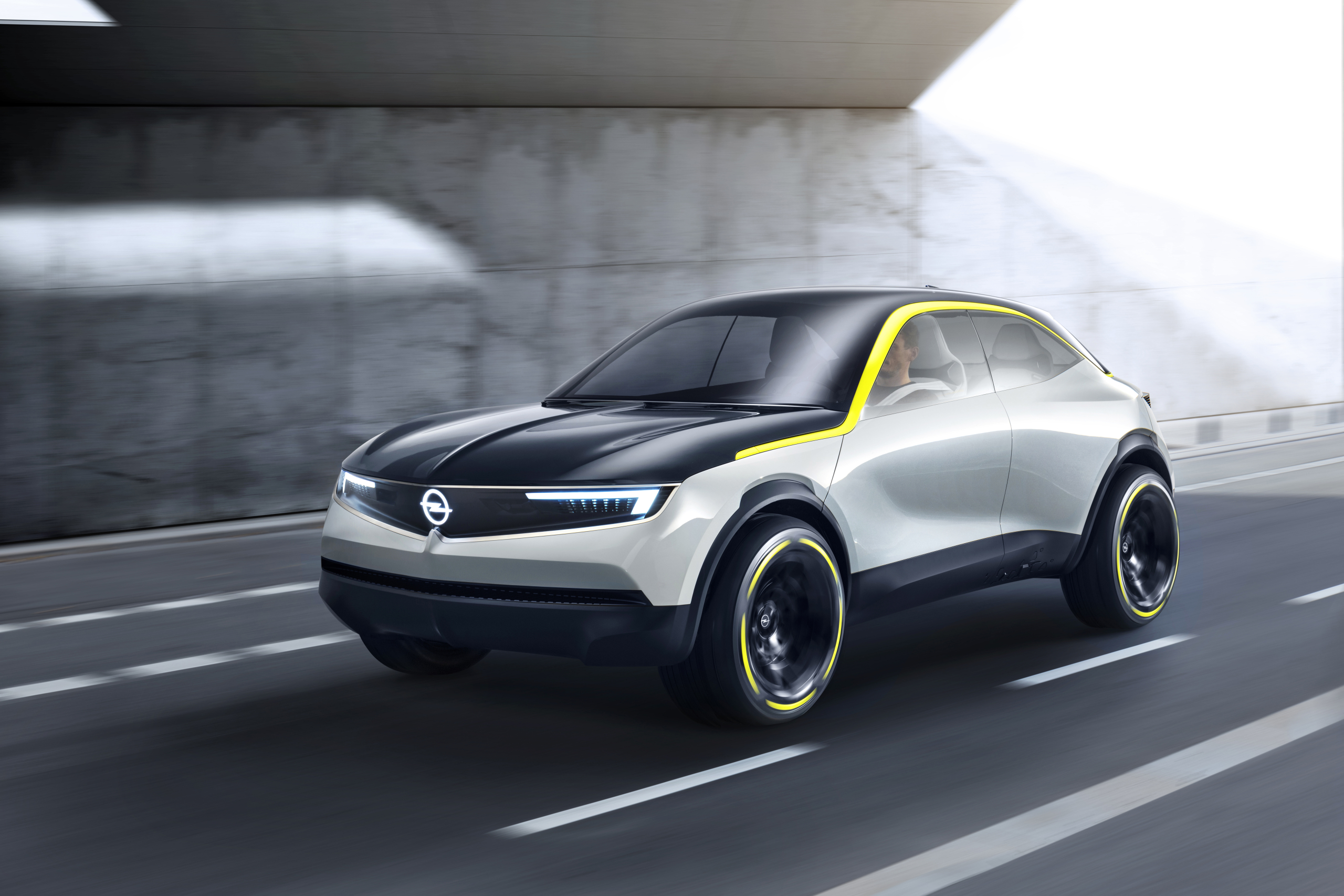 Door dit studiemodel uit 2018 tappen wij vandaag Opel Manta-moppen