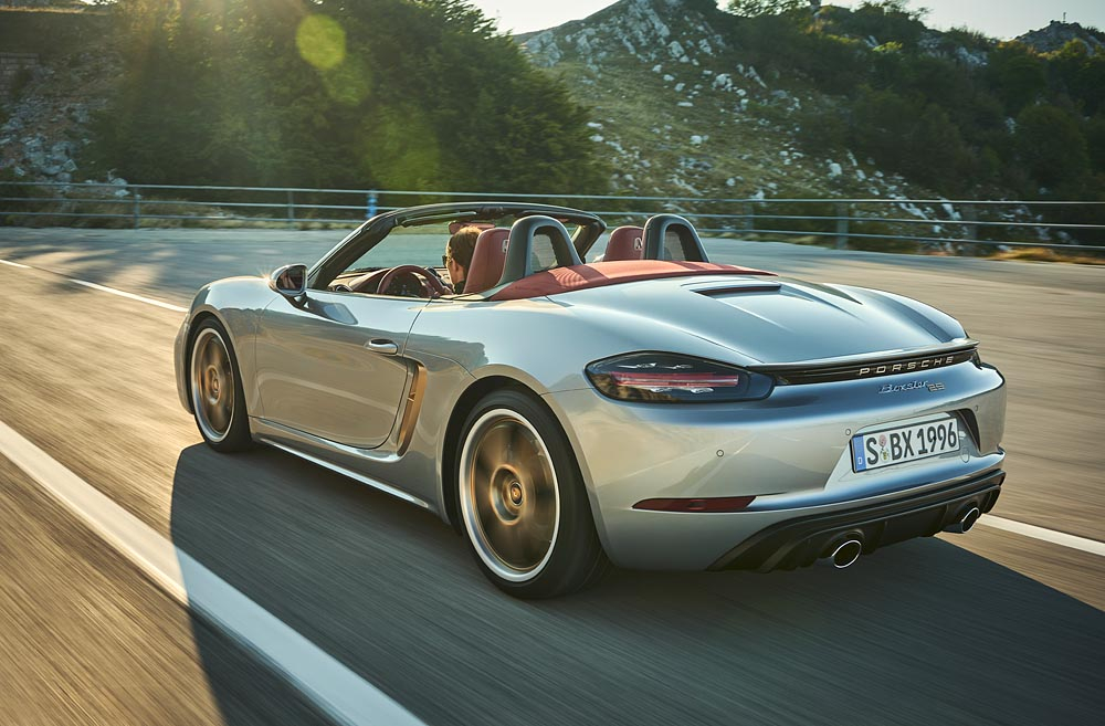 Zilverkleurige Porsche 718 Boxster 25 Years viert zilveren Boxster-jubileum