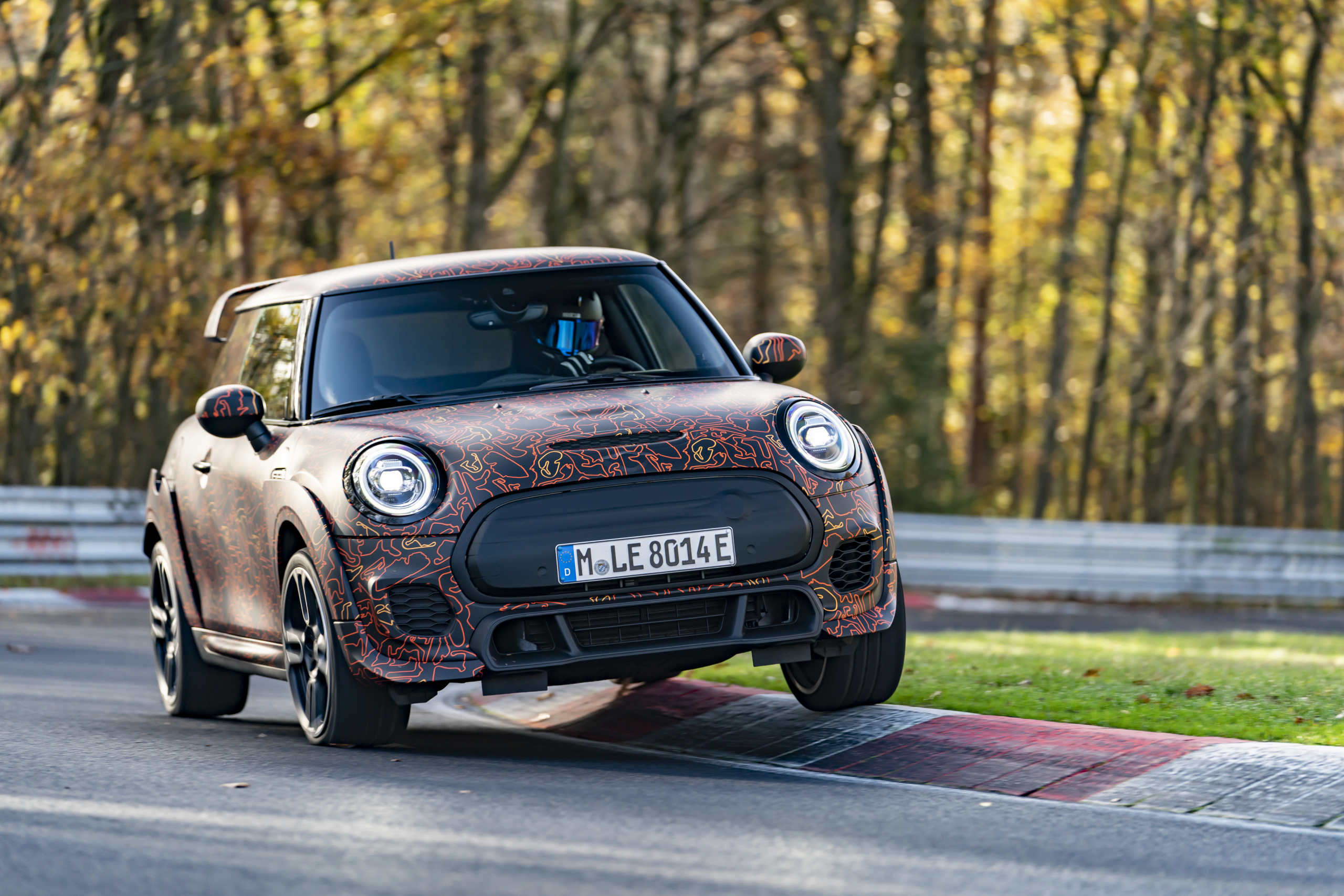 De sportieve Mini John Cooper Works krijgt een stekker