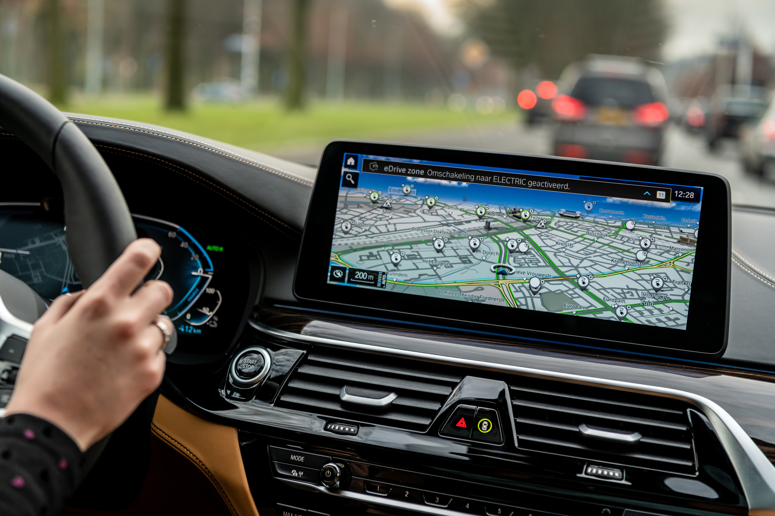 In deze Nederlandse steden gaat jouw BMW automatisch elektrisch rijden