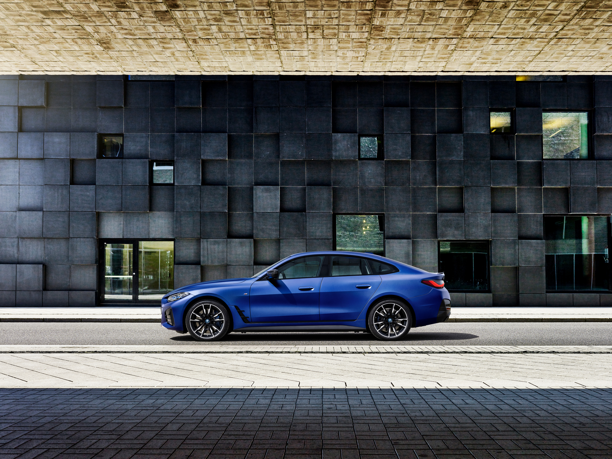 Prijs BMW i4 - Voor 3000 euro minder heb je ook een Tesla Model 3 Long Range