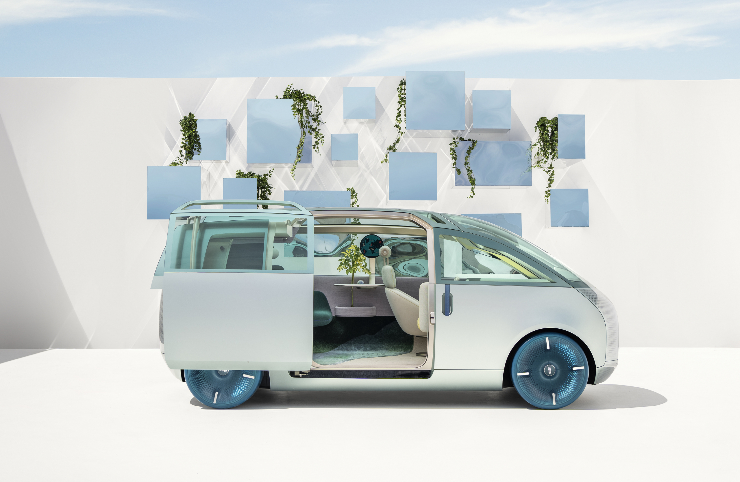 Mini Urbanaut: 21ste-eeuwse hippiebus wordt concurrent Volkswagen ID.Buzz