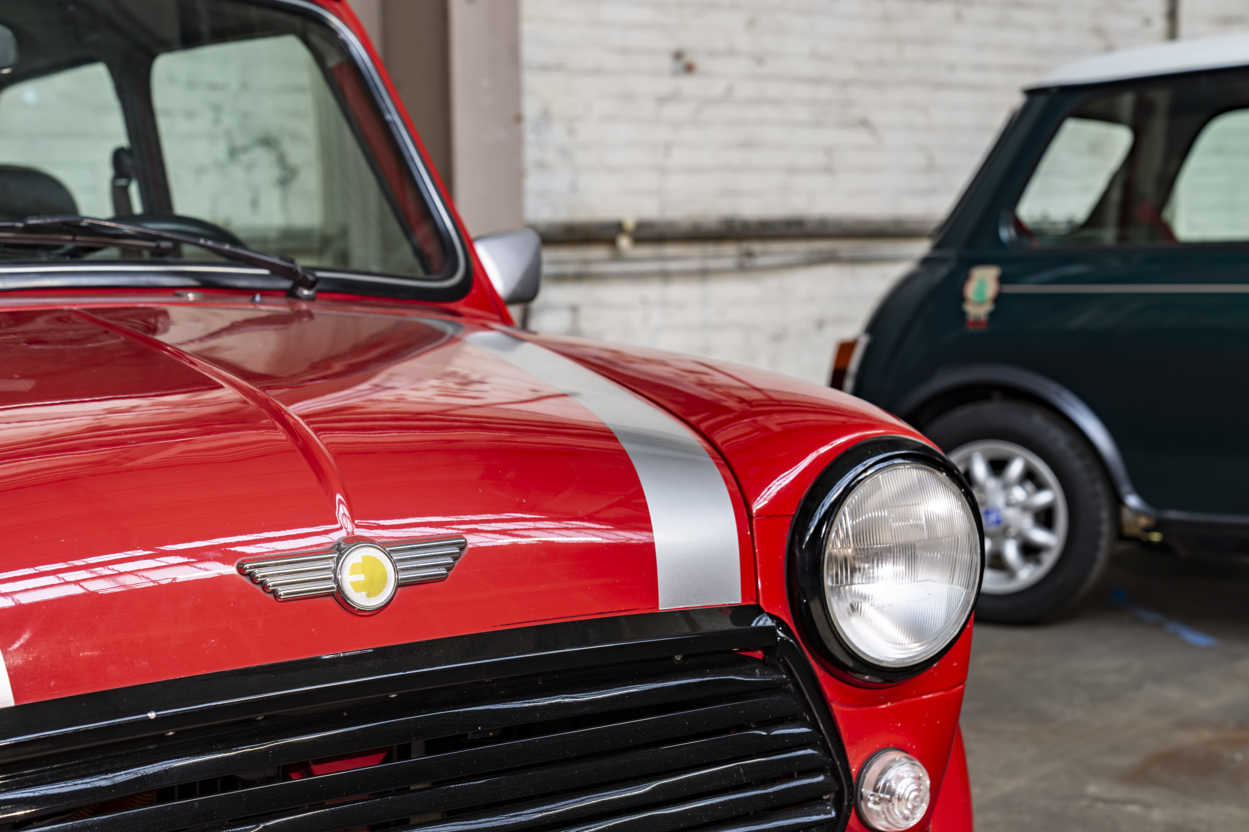 Klassieke Mini is ideaal elektrisch stadsautootje. Dus bouwt Mini zelf de auto voor je om