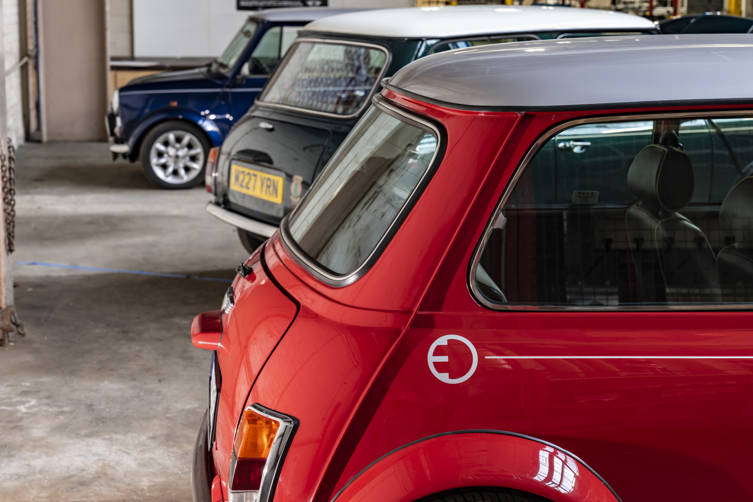 Klassieke Mini is ideaal elektrisch stadsautootje. Dus bouwt Mini zelf de auto voor je om