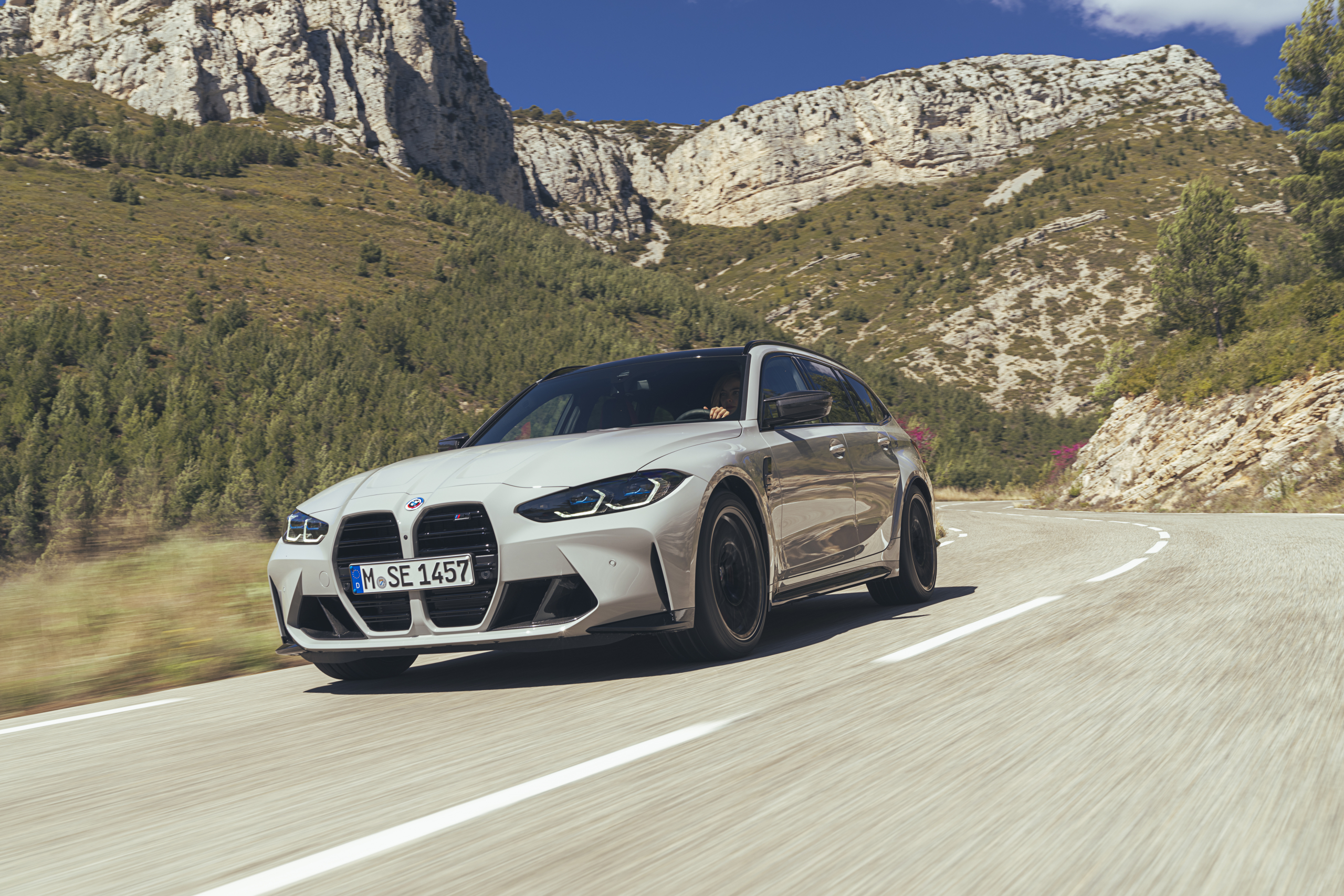 Och, wat zal je hond een hekel krijgen aan deze BMW M3 Touring!