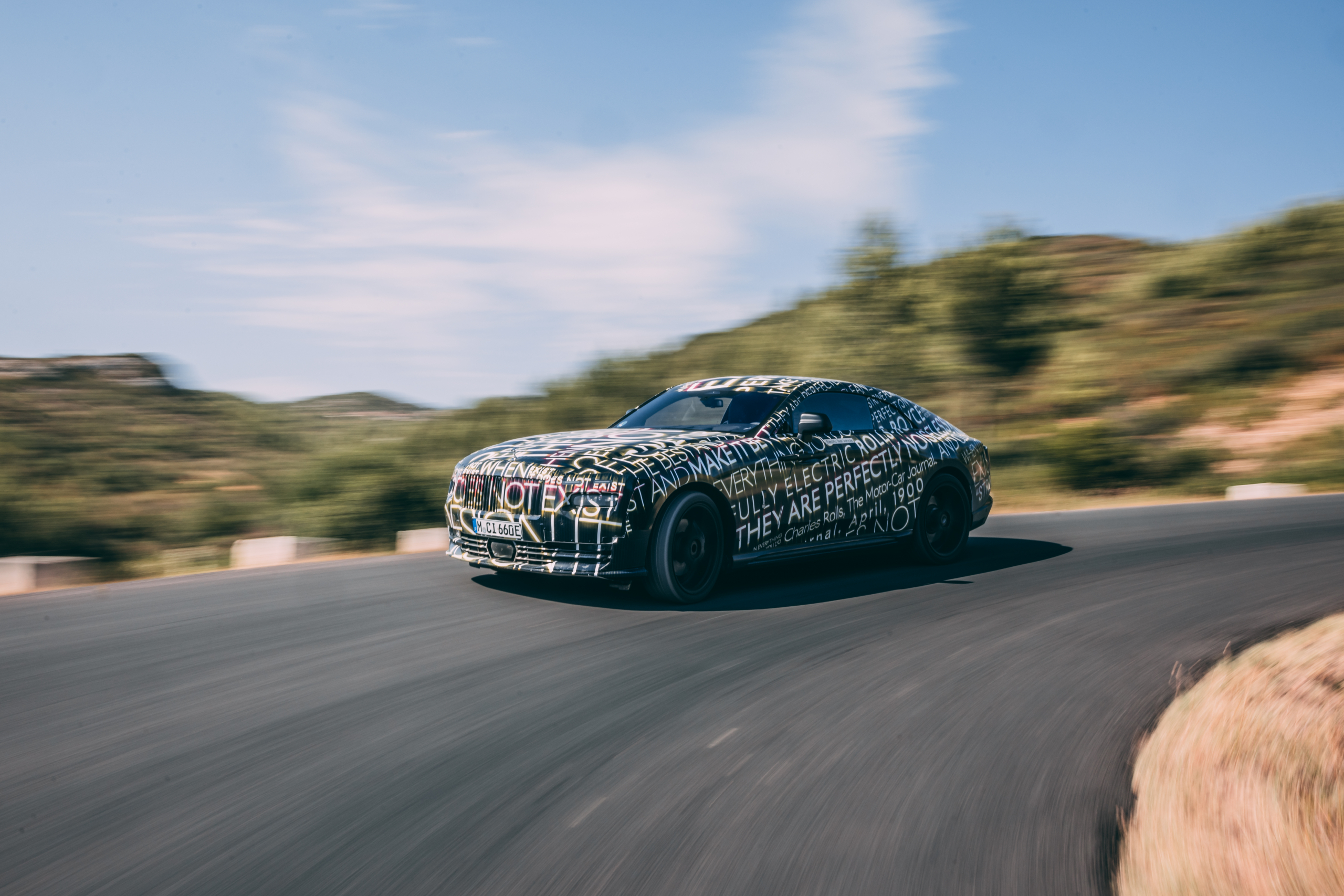 Spectre is een James Bond-film, maar ook de nieuwe elektrische Rolls-Royce