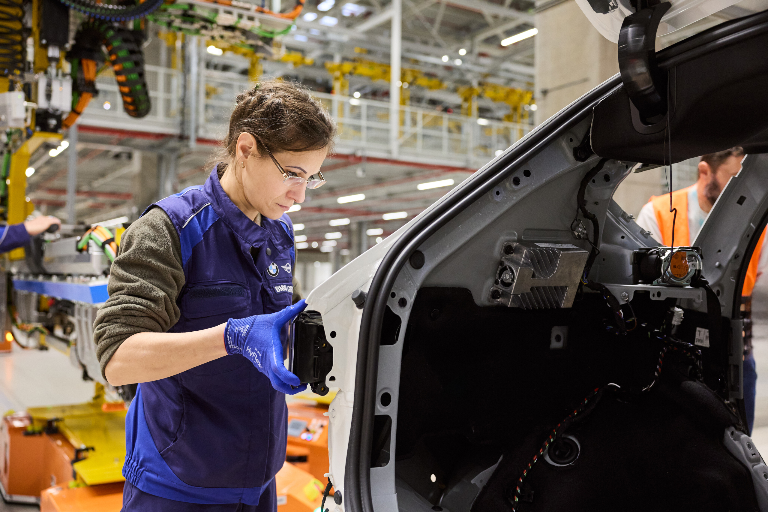 De vraag naar deze Europese EV is zo groot, dat de fabriek dag en nacht door draait