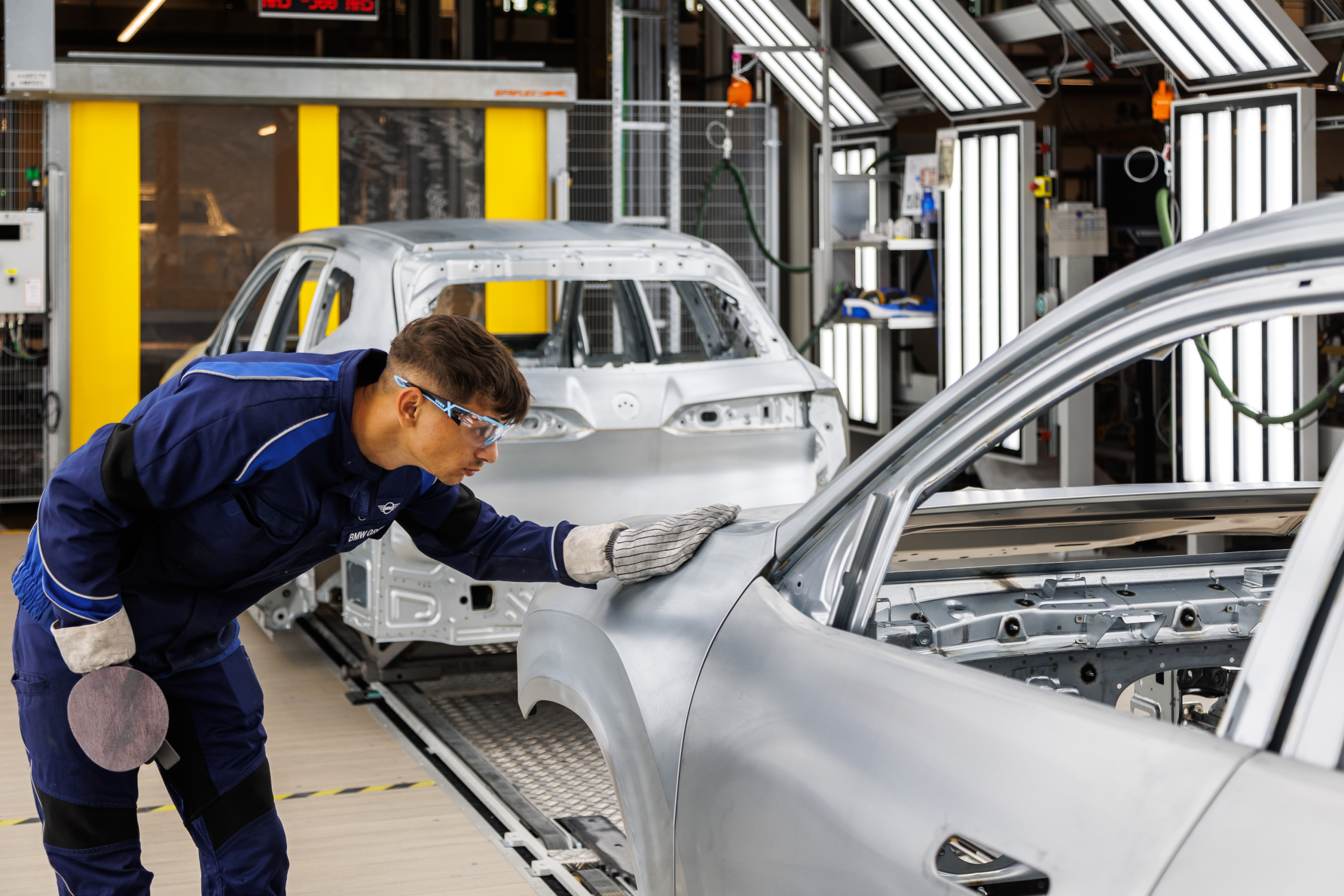 De vraag naar deze Europese EV is zo groot, dat de fabriek dag en nacht door draait