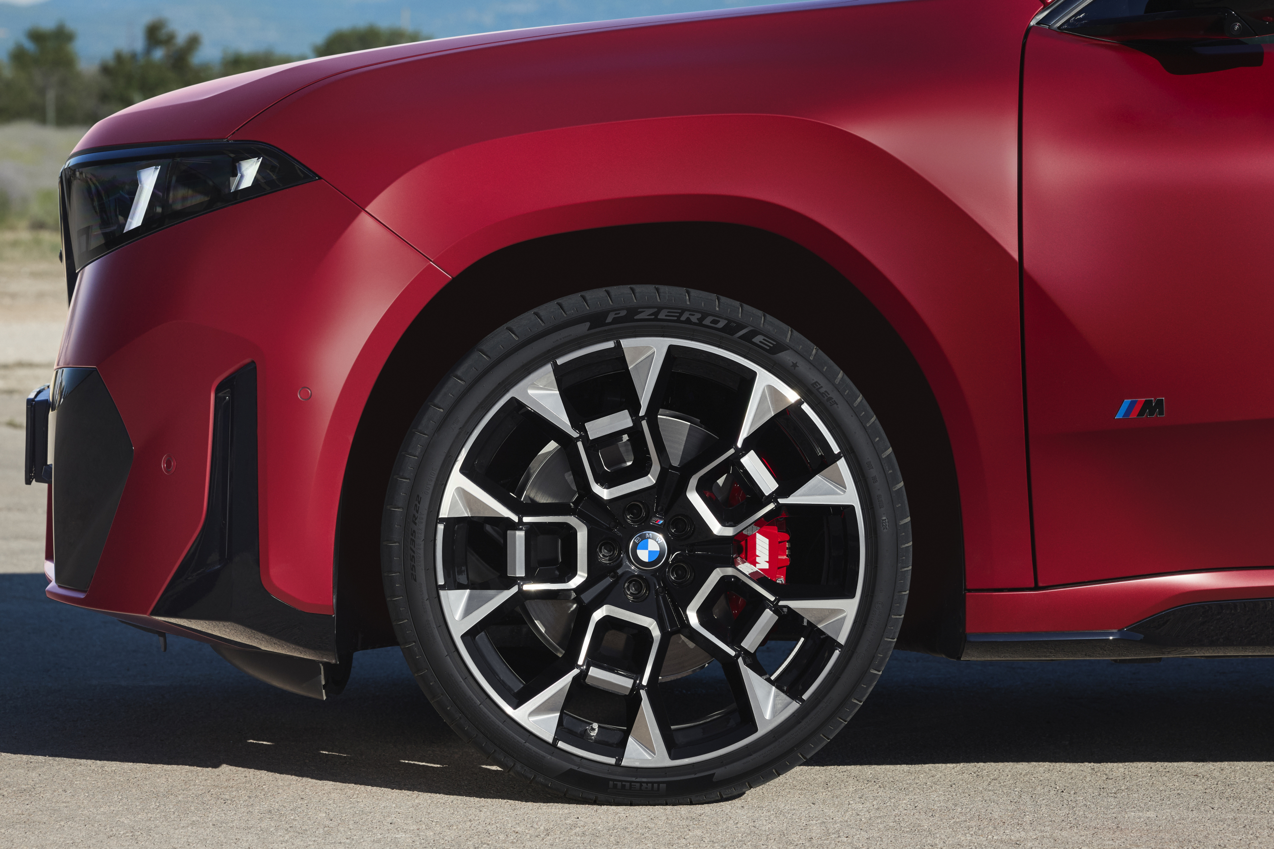 Wil je een BMW iX3 met meer bereik en pk's en minder ruimte? Dat is dat 9575 euro extra