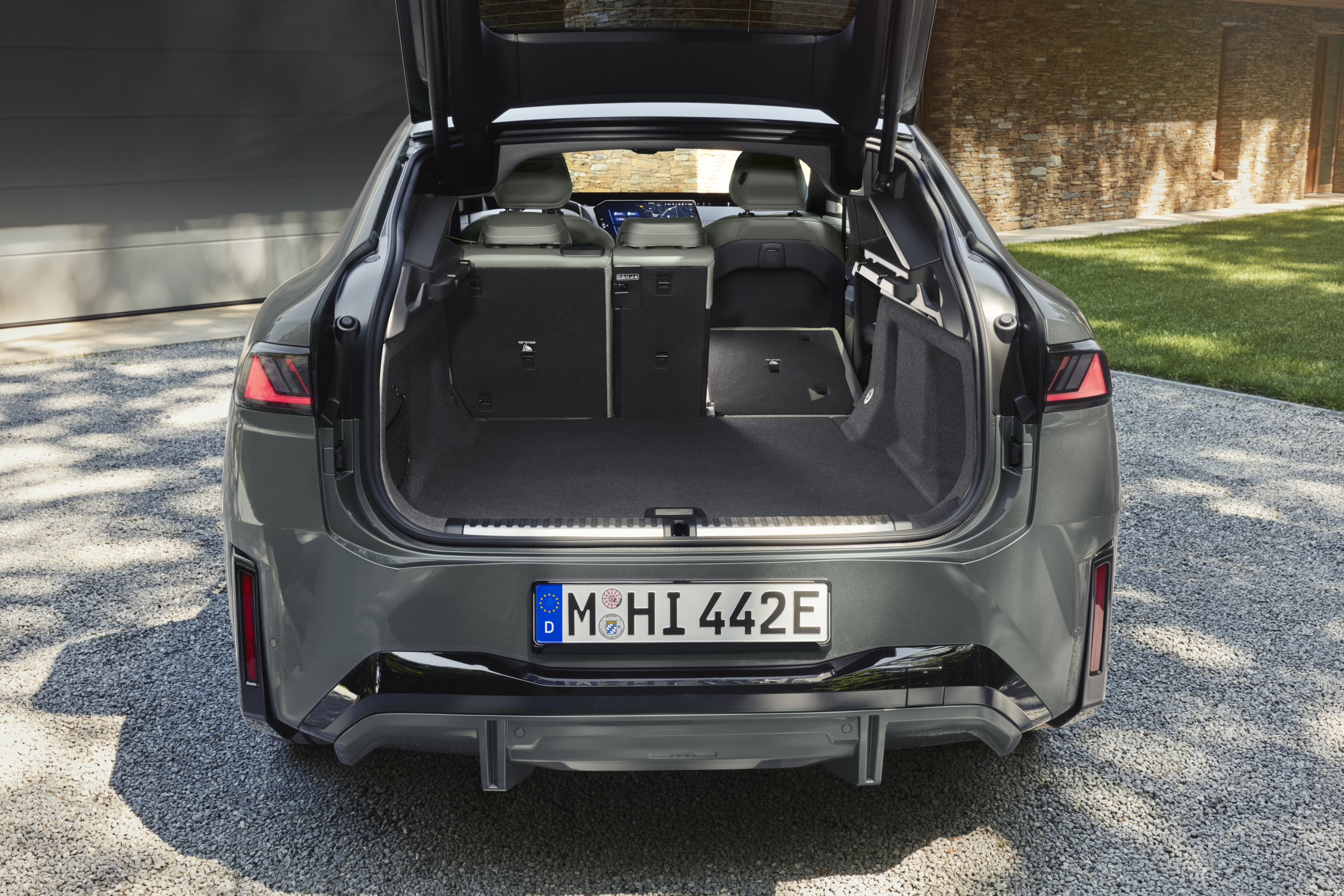 Wil je een BMW iX3 met meer bereik en pk's en minder ruimte? Dat is dat 9575 euro extra