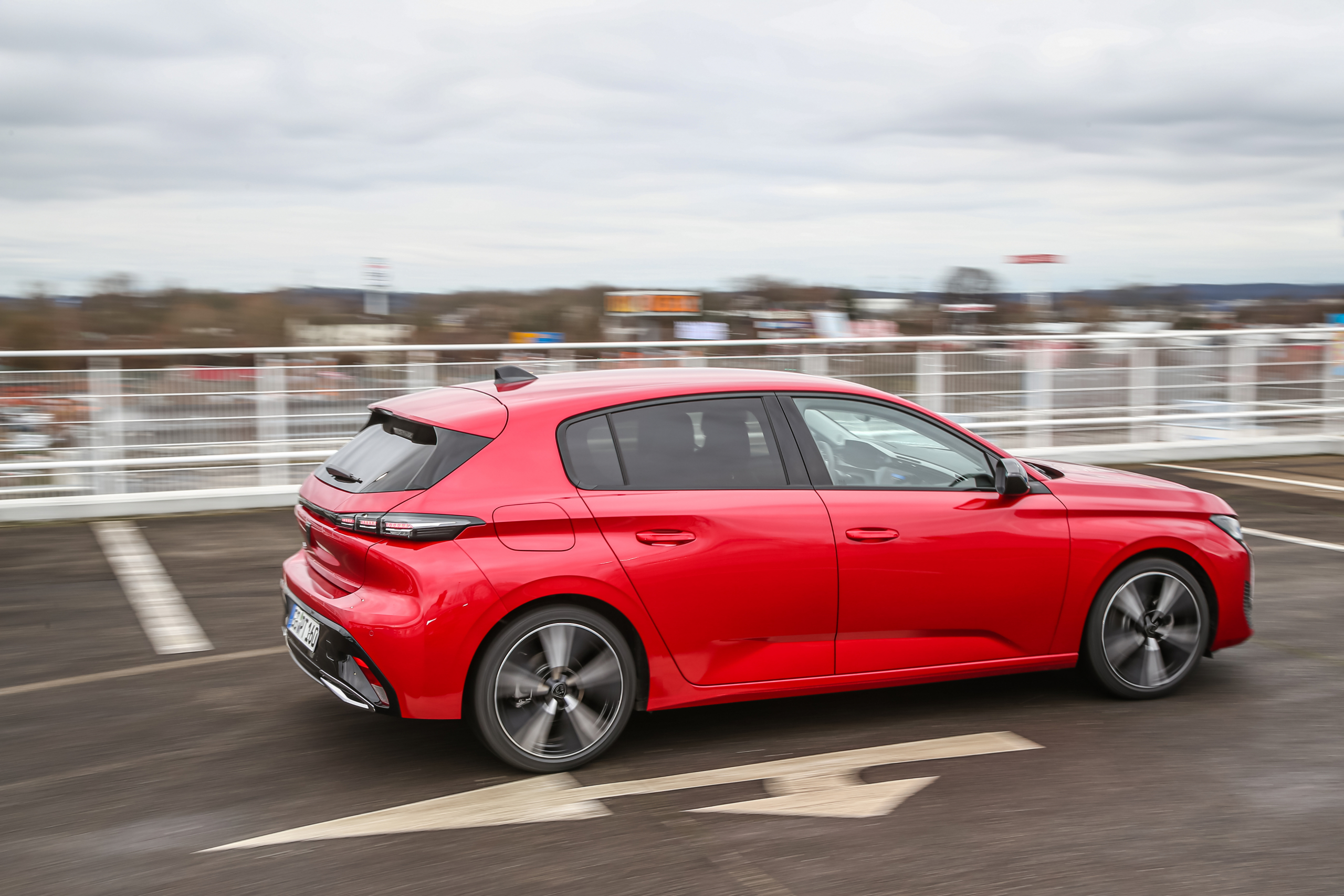 TEST Peugeot 308, Volkswagen Golf, Mazda 3: als je van Frans comfort houdt, moet je Duits rijden