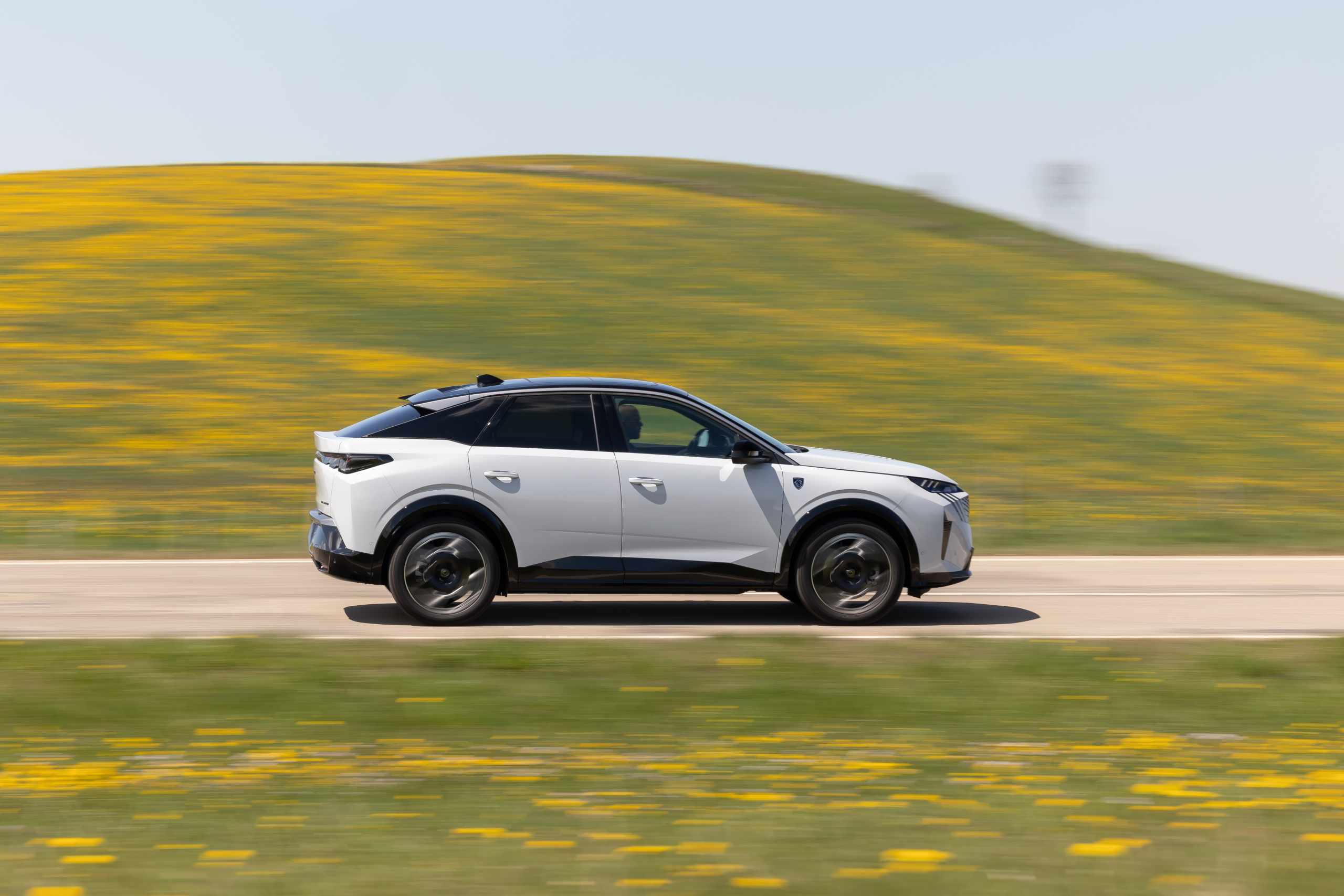 Review Peugeot e-3008 Dual Motor - niet alleen het vermogen is stevig